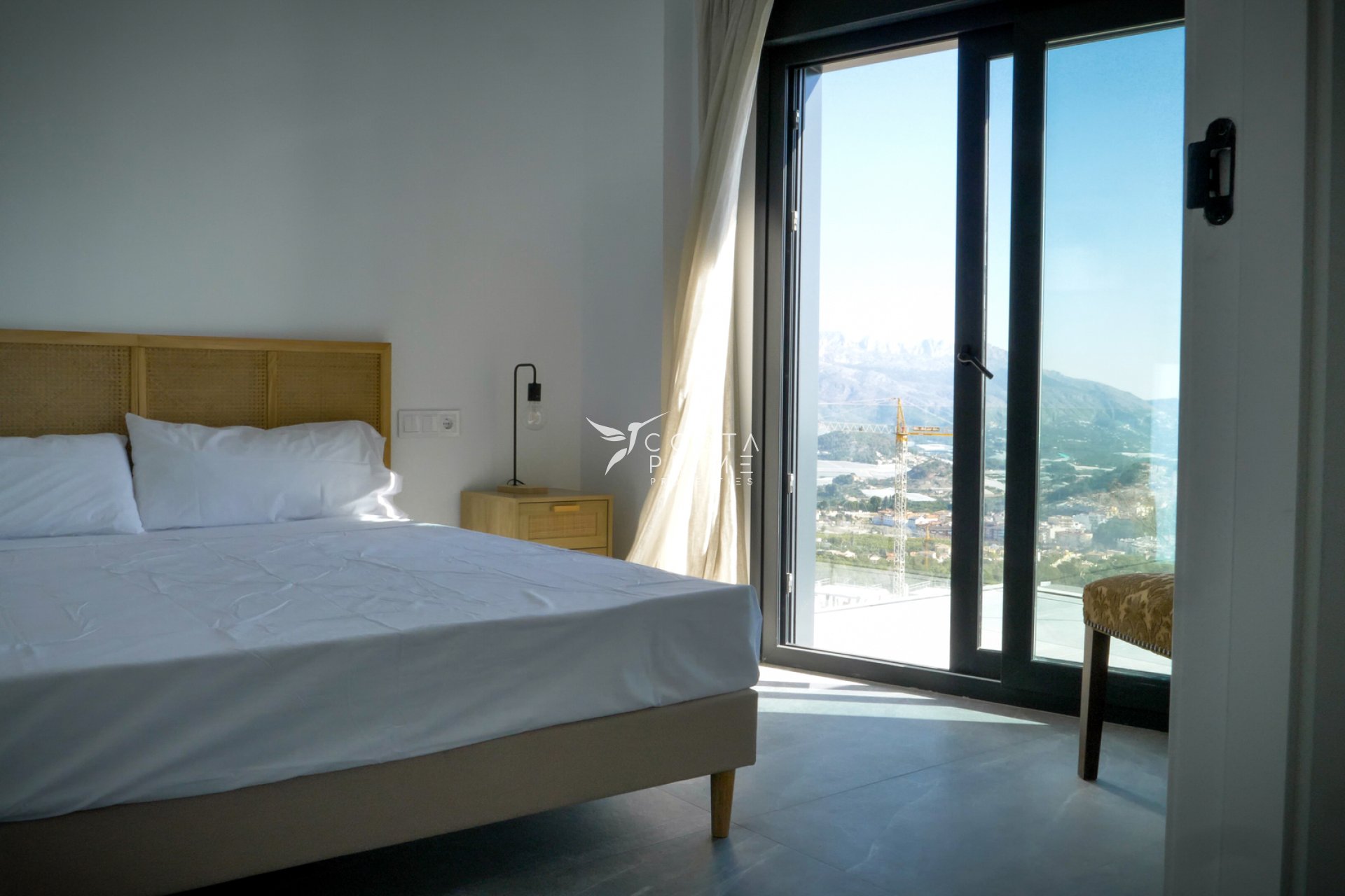 Új építésű - Városháza / Semi - Polop