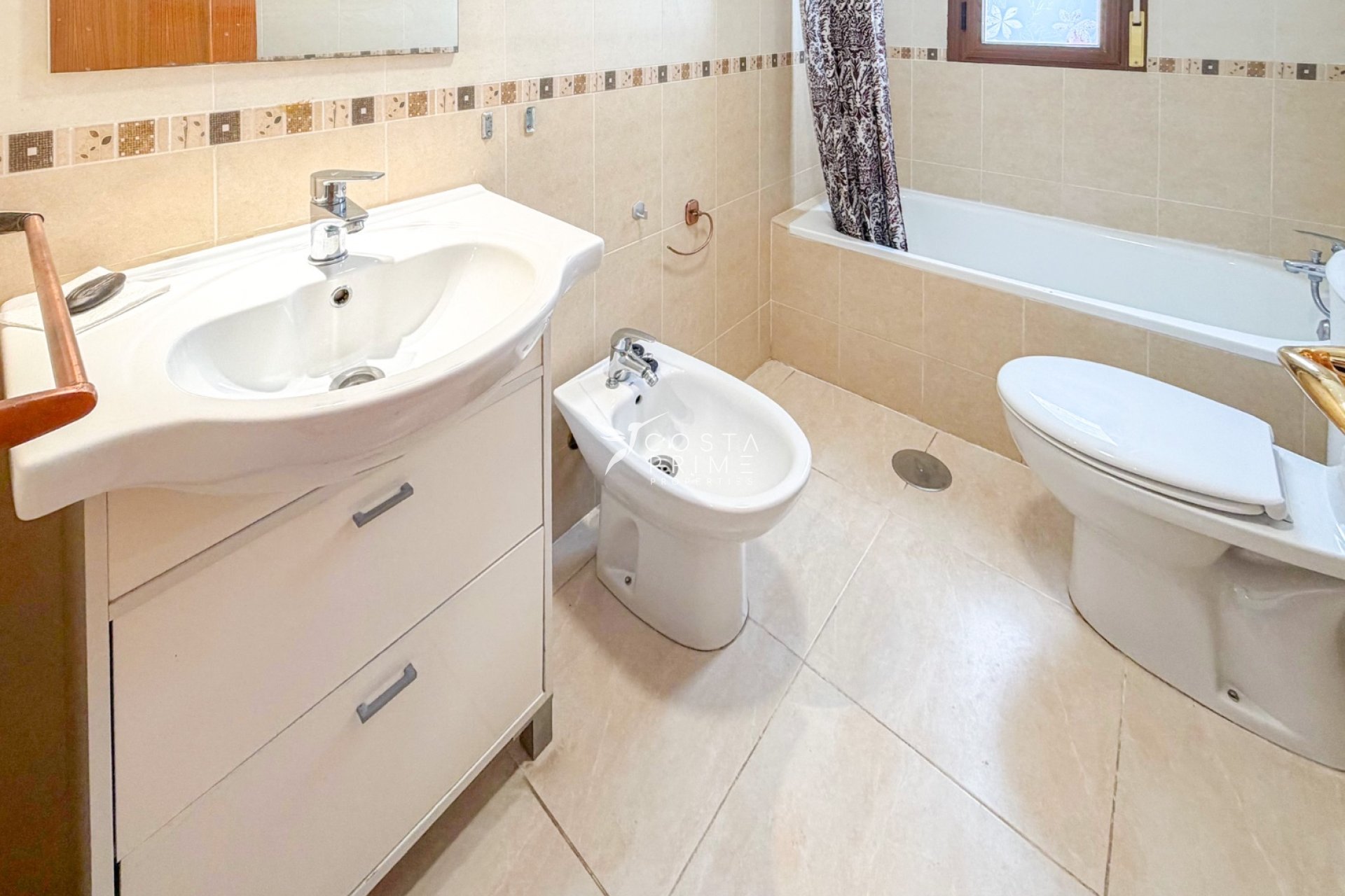Újraértékesítés - Apartman / lakás - Alfas del Pí