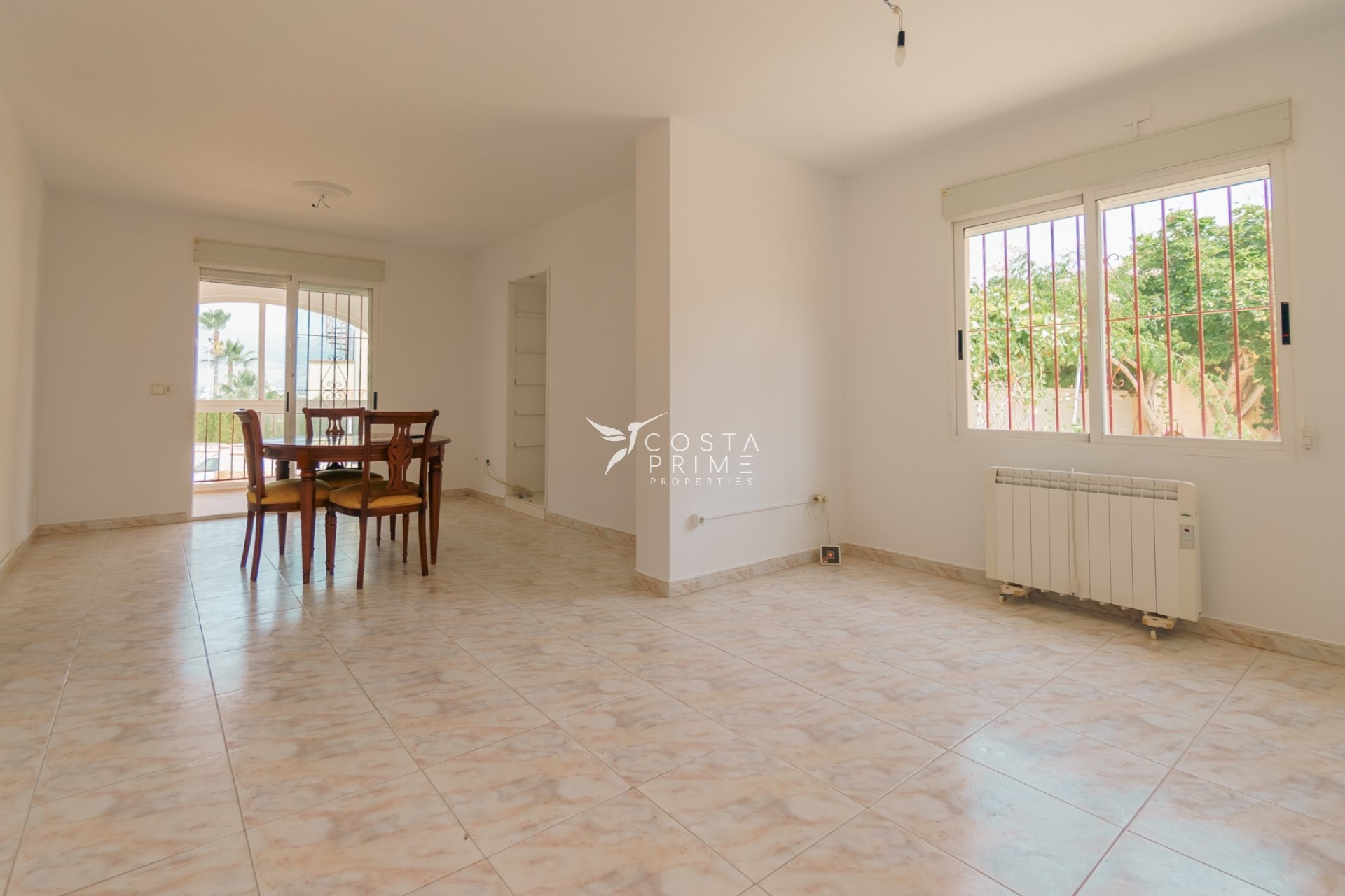 Újraértékesítés - Városháza / Semi - Albir