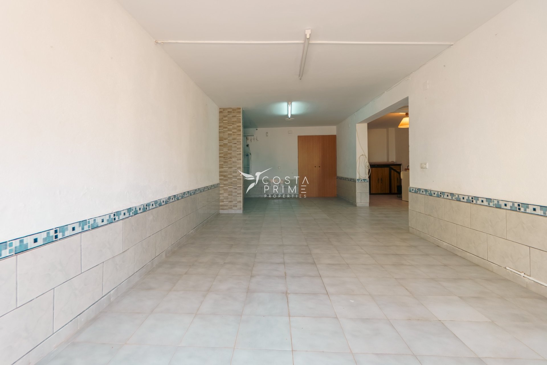 Újraértékesítés - Városháza / Semi - Albir