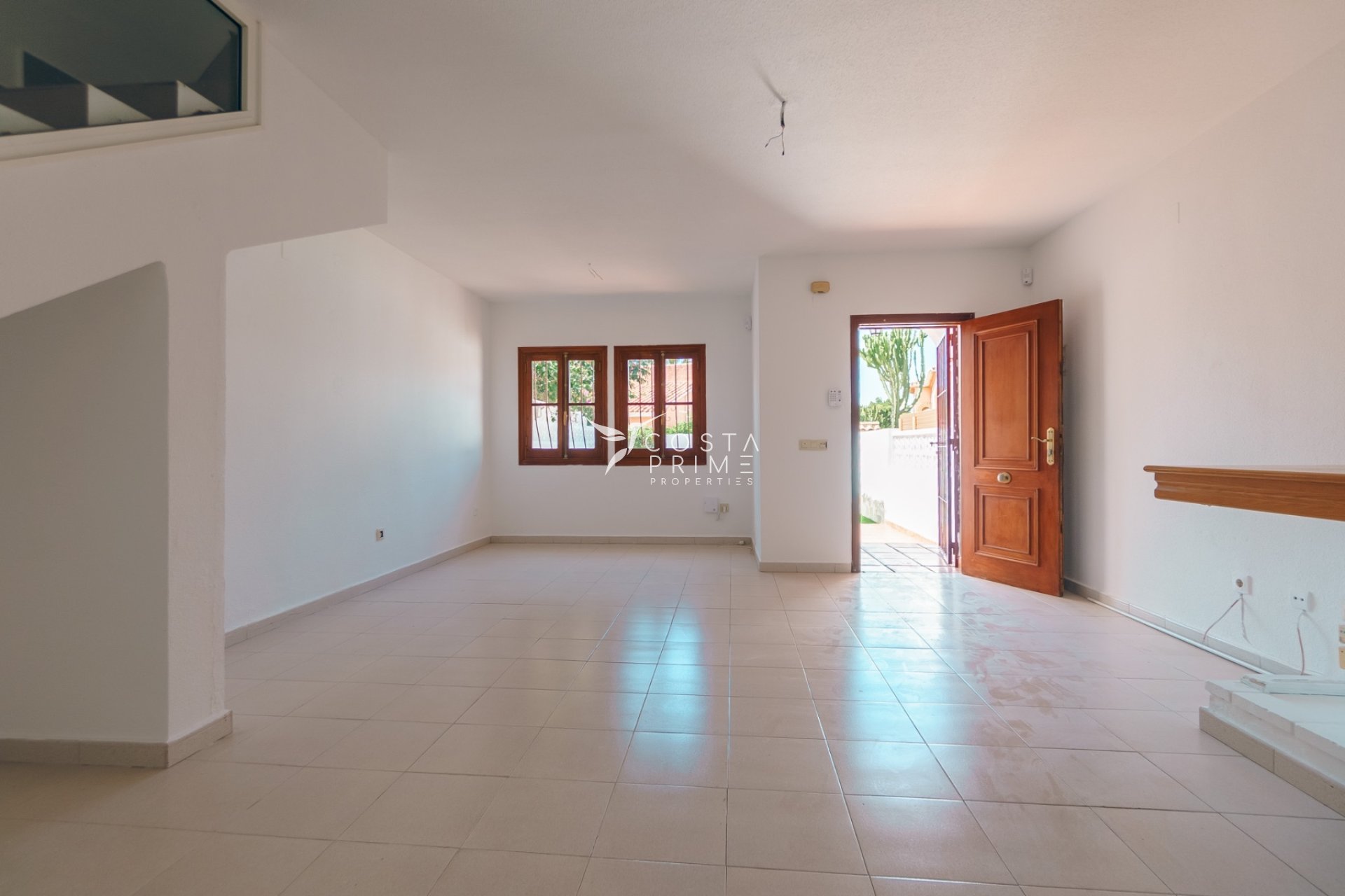 Újraértékesítés - Városháza / Semi - Albir