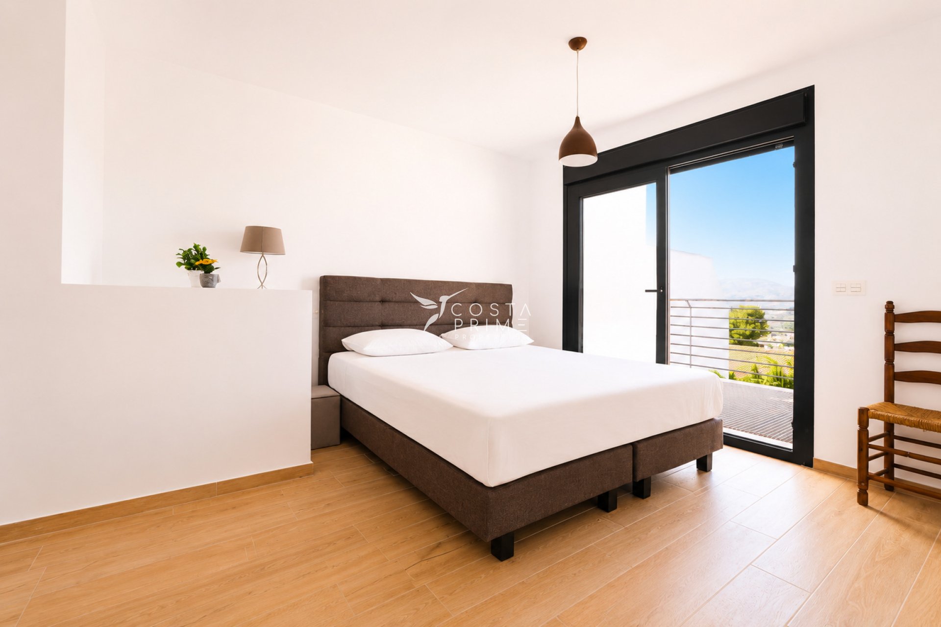 Újraértékesítés - Városháza / Semi - Albir