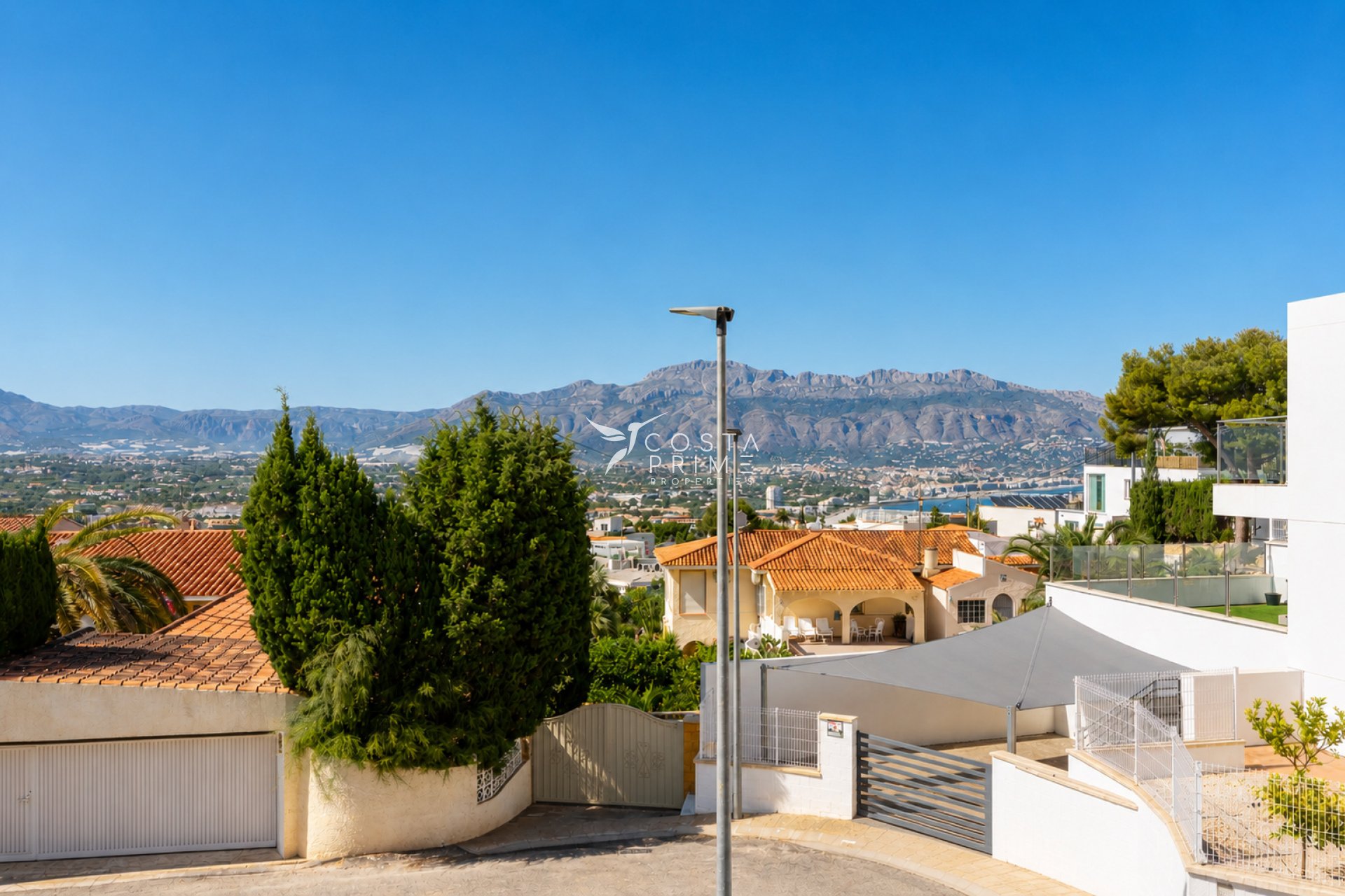 Újraértékesítés - Városháza / Semi - Albir