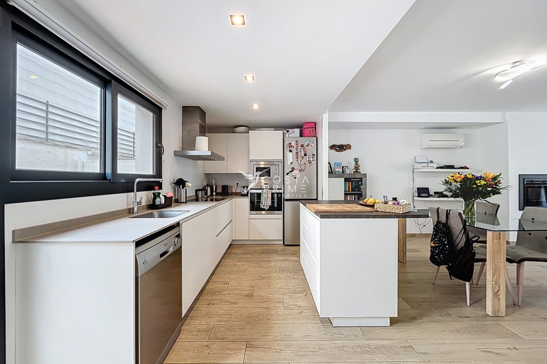 Újraértékesítés - Városháza / Semi - Albir