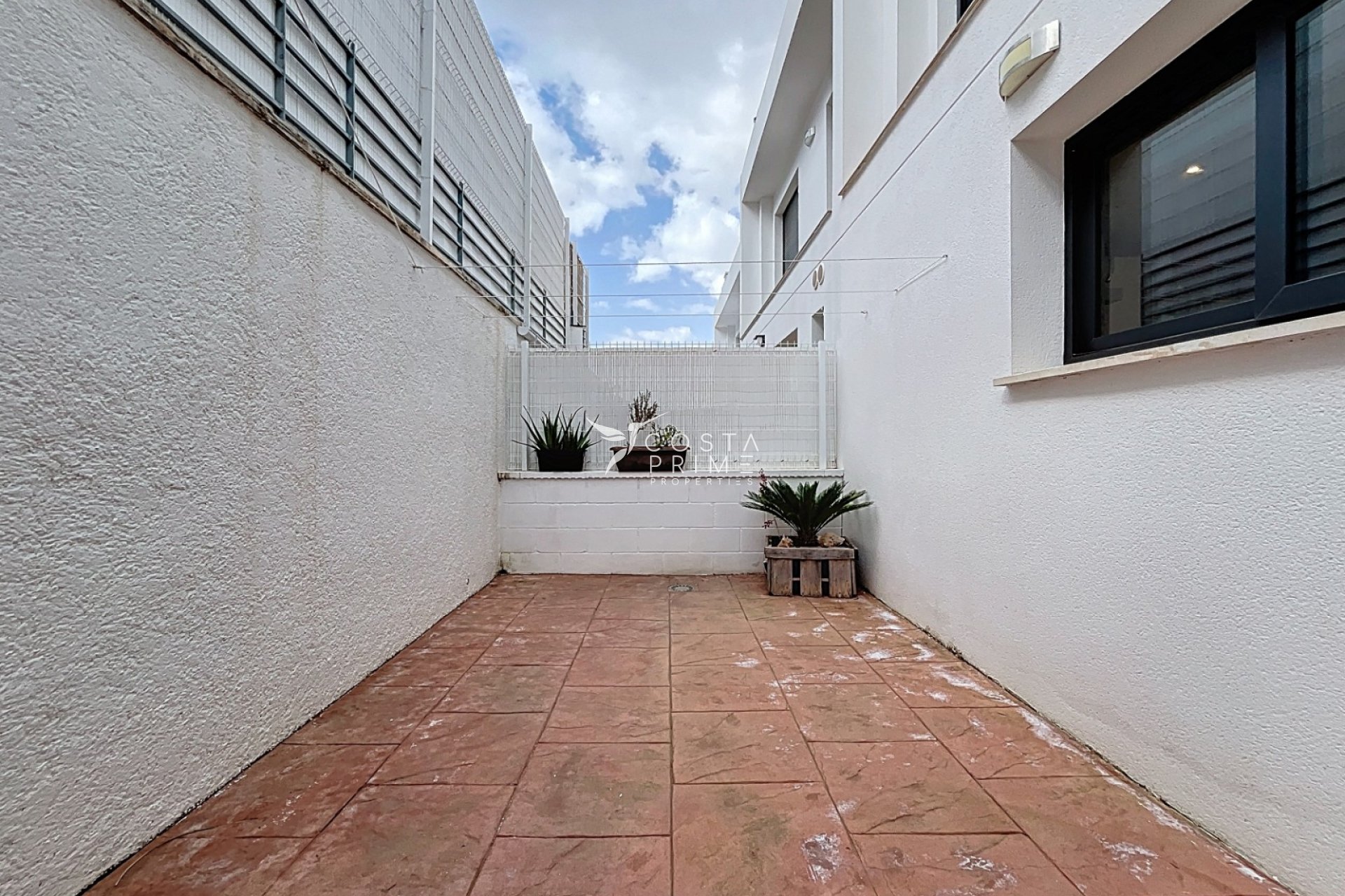 Újraértékesítés - Városháza / Semi - Albir