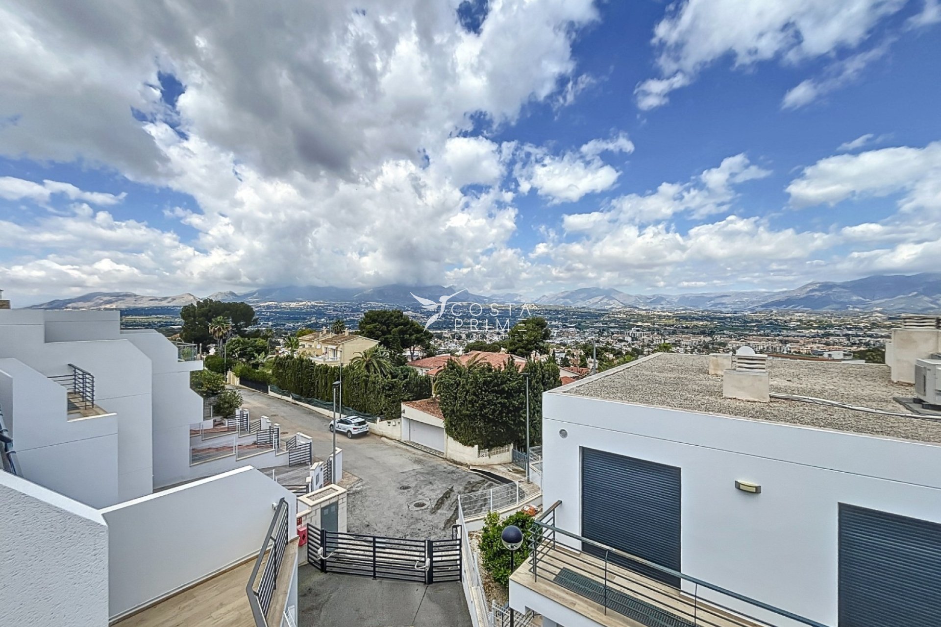 Újraértékesítés - Városháza / Semi - Albir