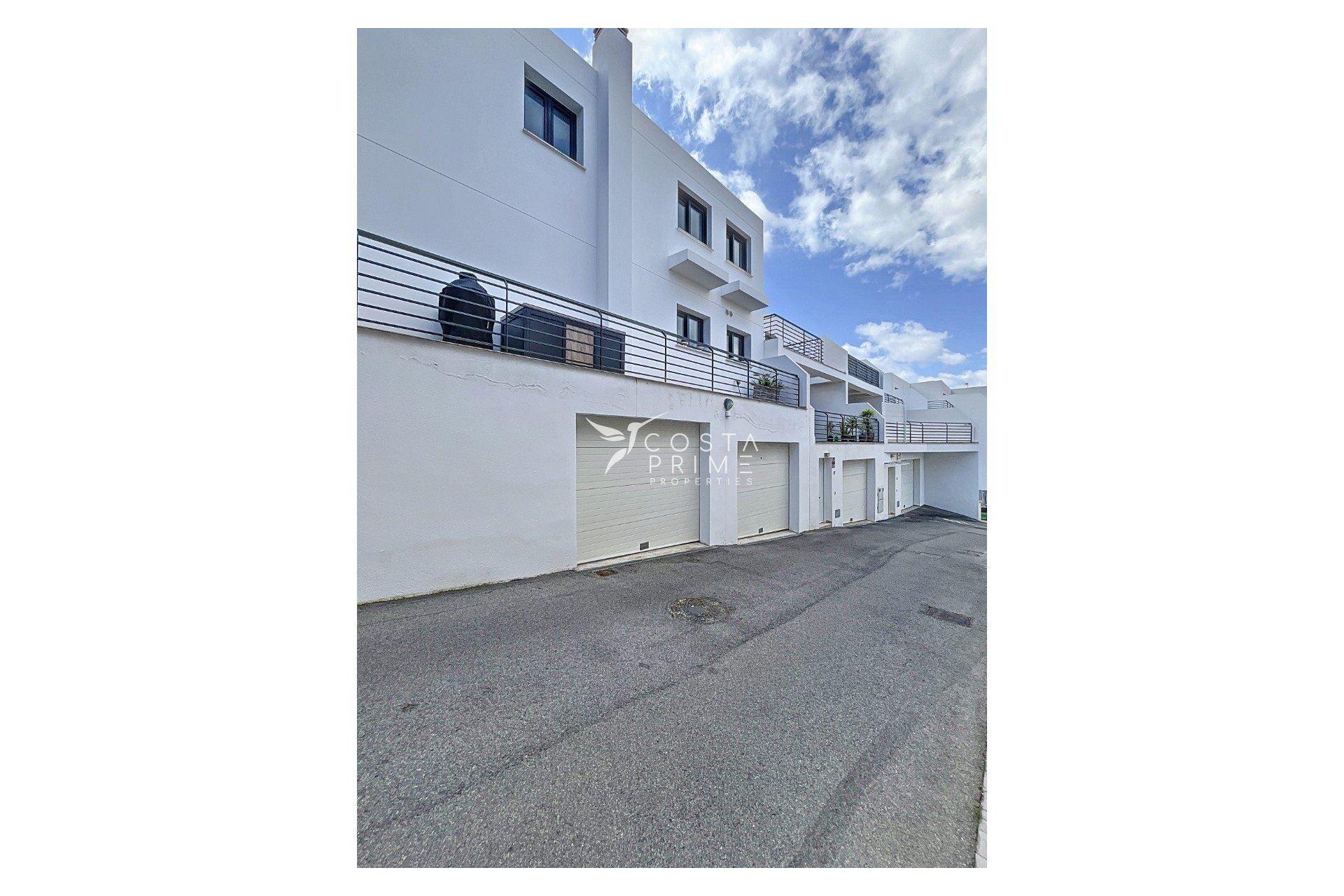 Újraértékesítés - Városháza / Semi - Albir