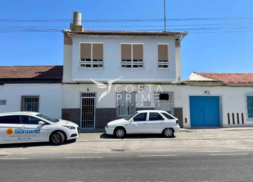 Újraértékesítés - Városháza / Semi - Almoradí