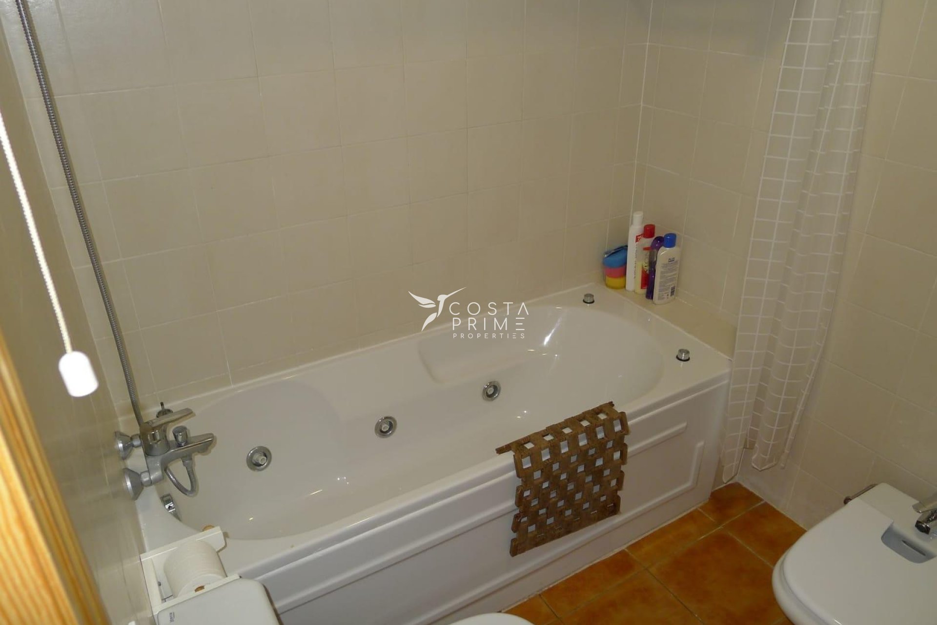 Újraértékesítés - Városháza / Semi - Altea