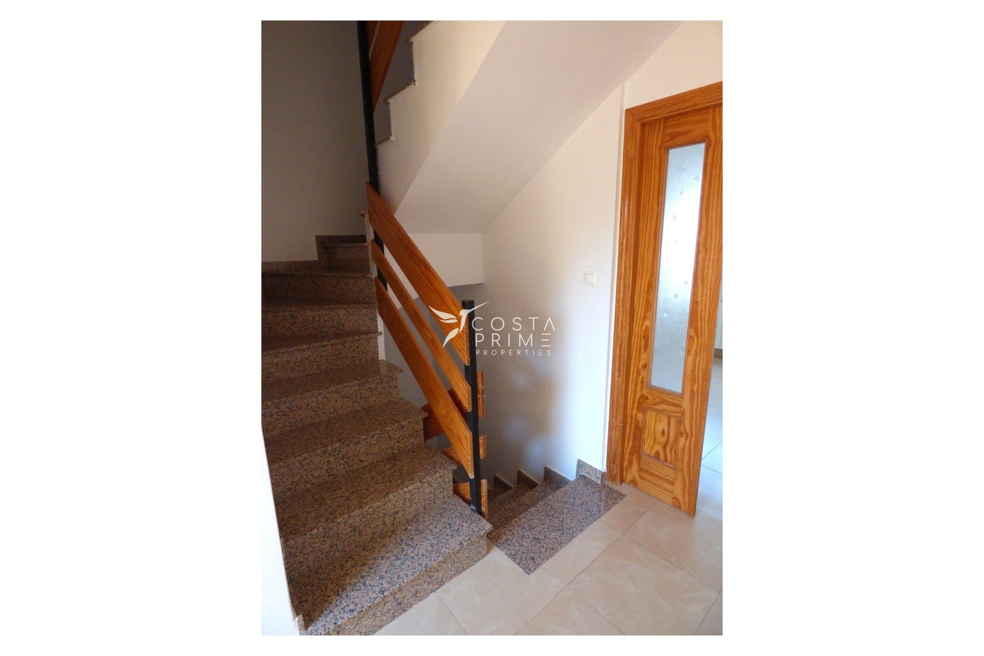 Újraértékesítés - Városháza / Semi - Polop