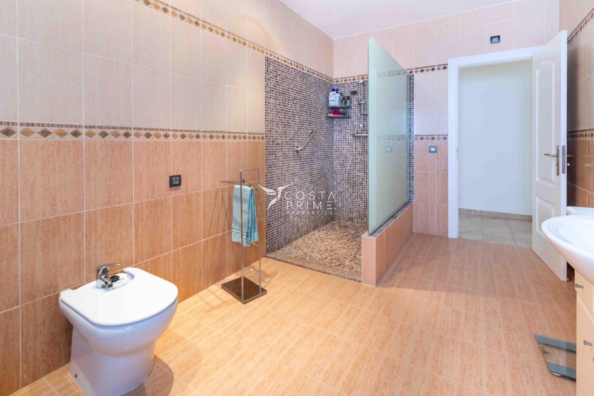 Újraértékesítés - Villa  - Albir