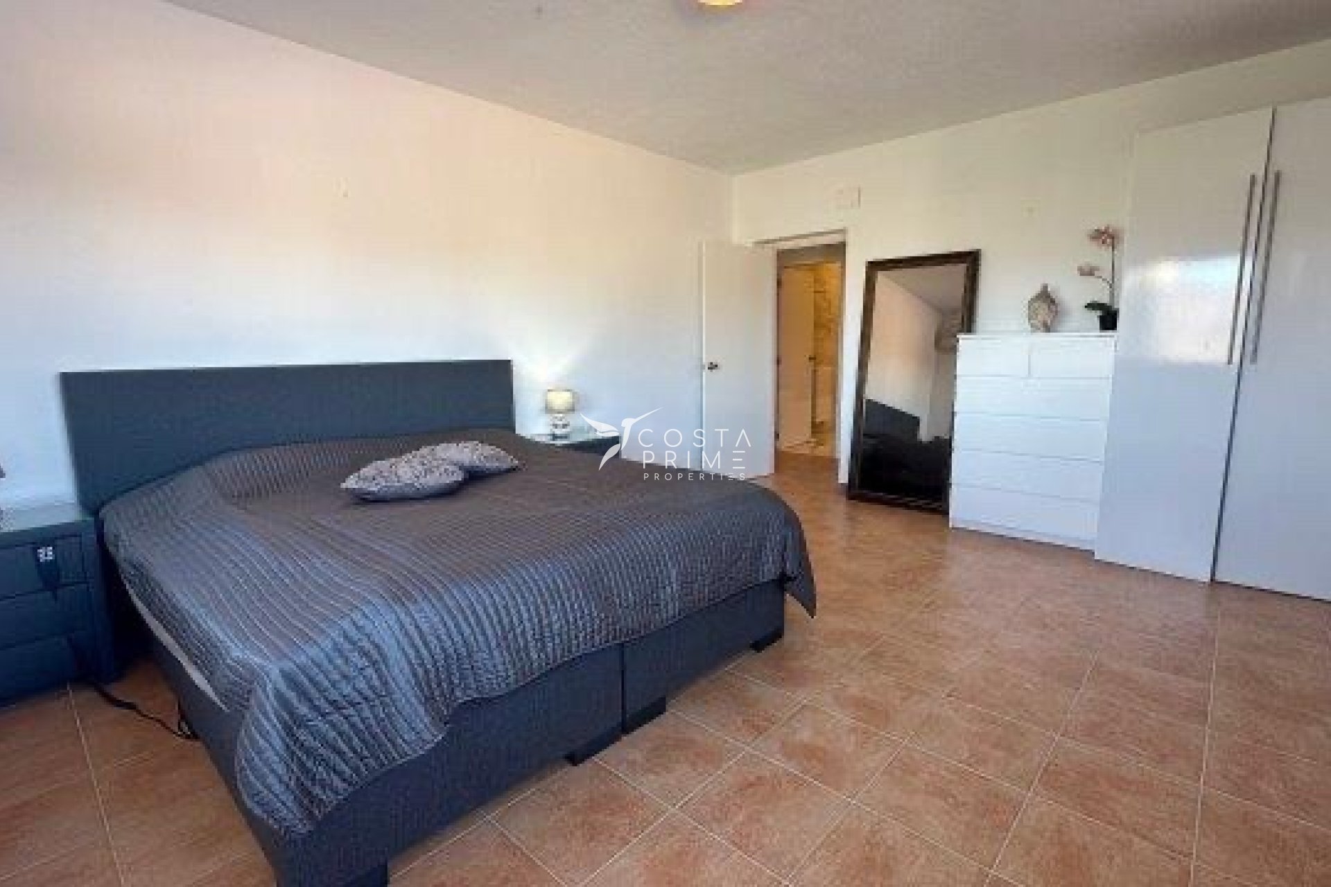 Újraértékesítés - Villa  - Albir