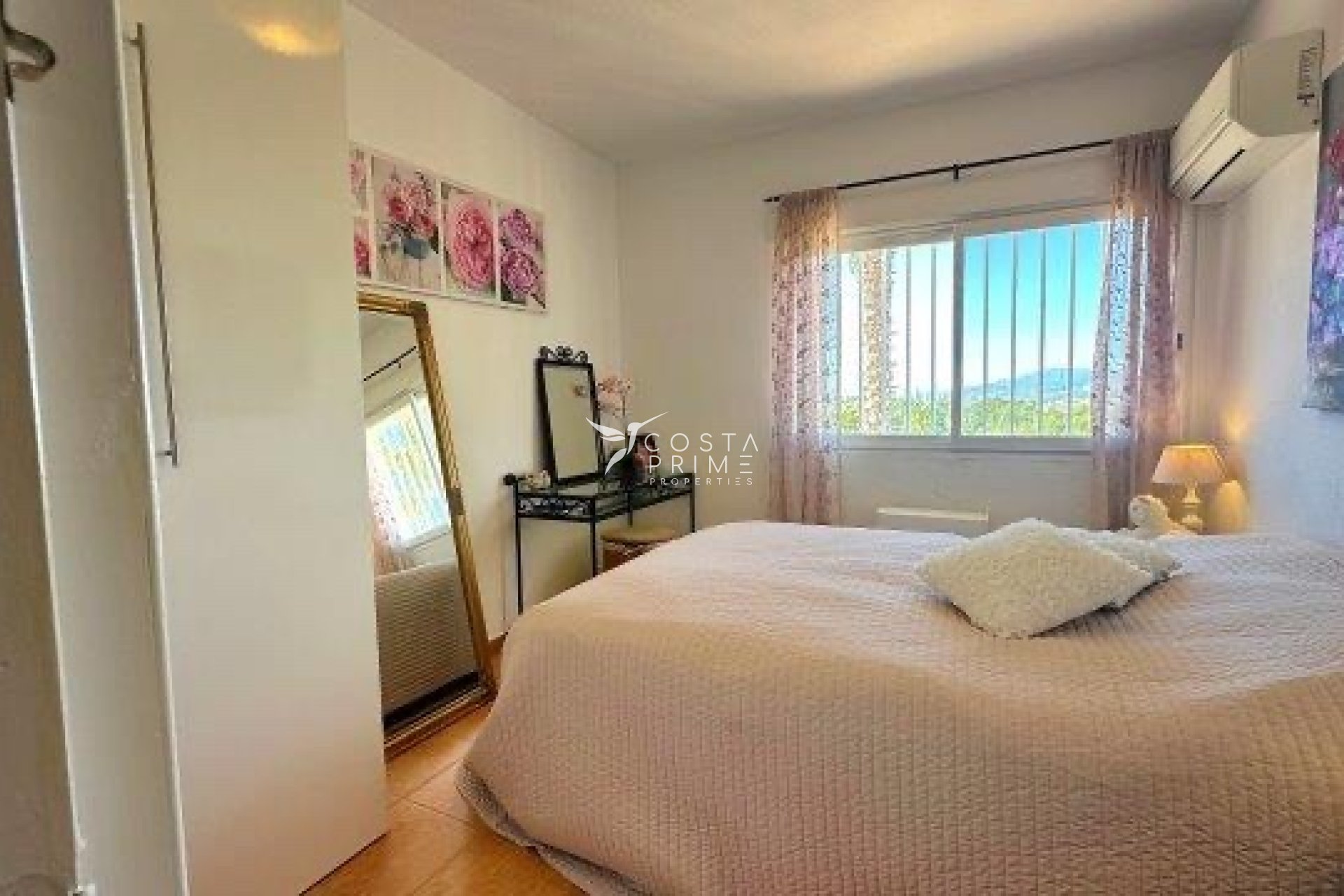 Újraértékesítés - Villa  - Albir