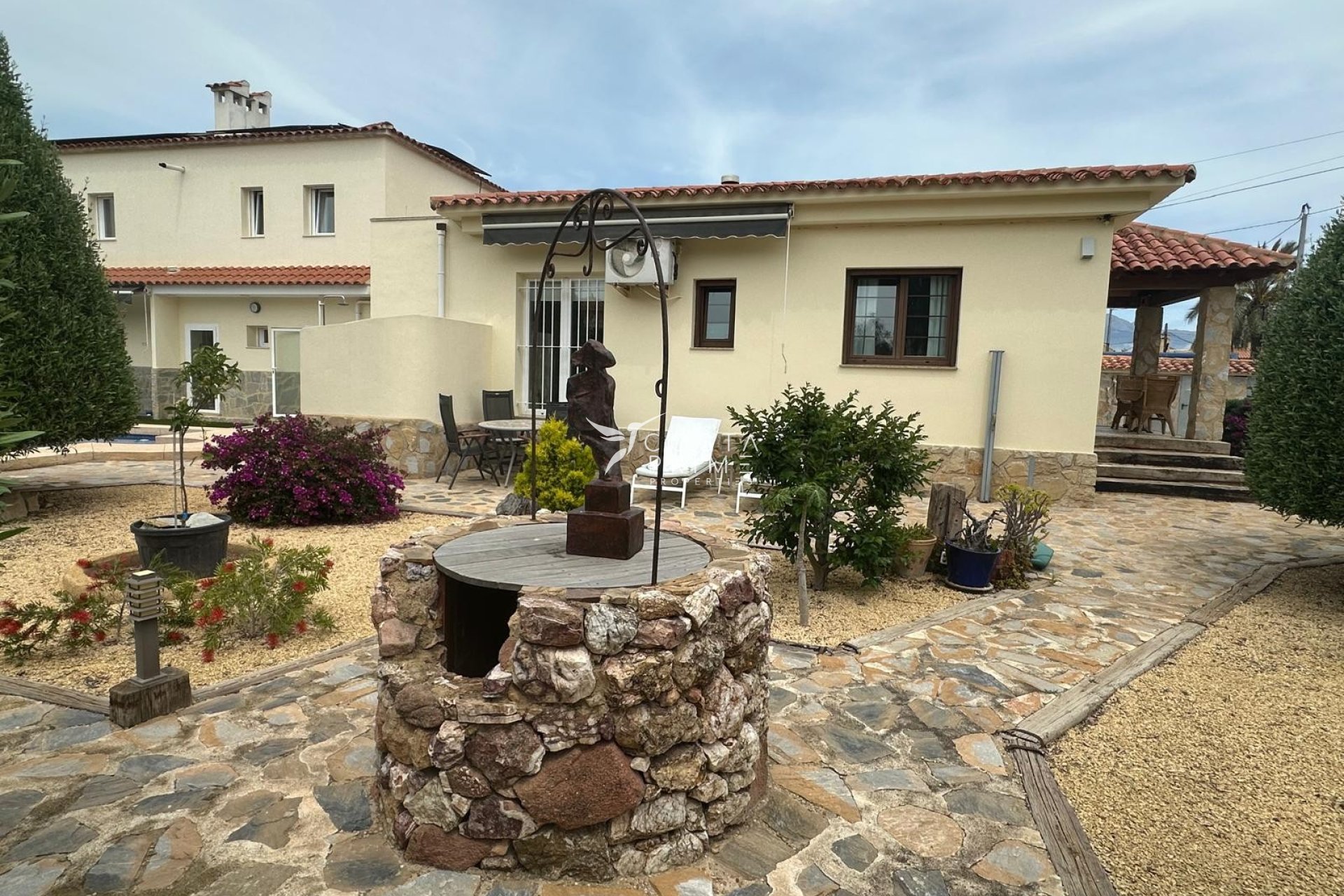 Újraértékesítés - Villa  - Albir