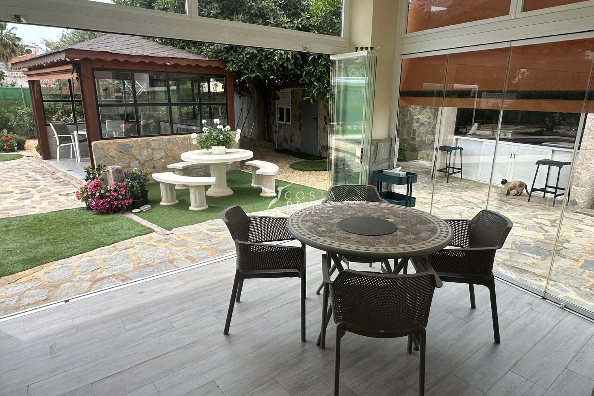 Újraértékesítés - Villa  - Albir