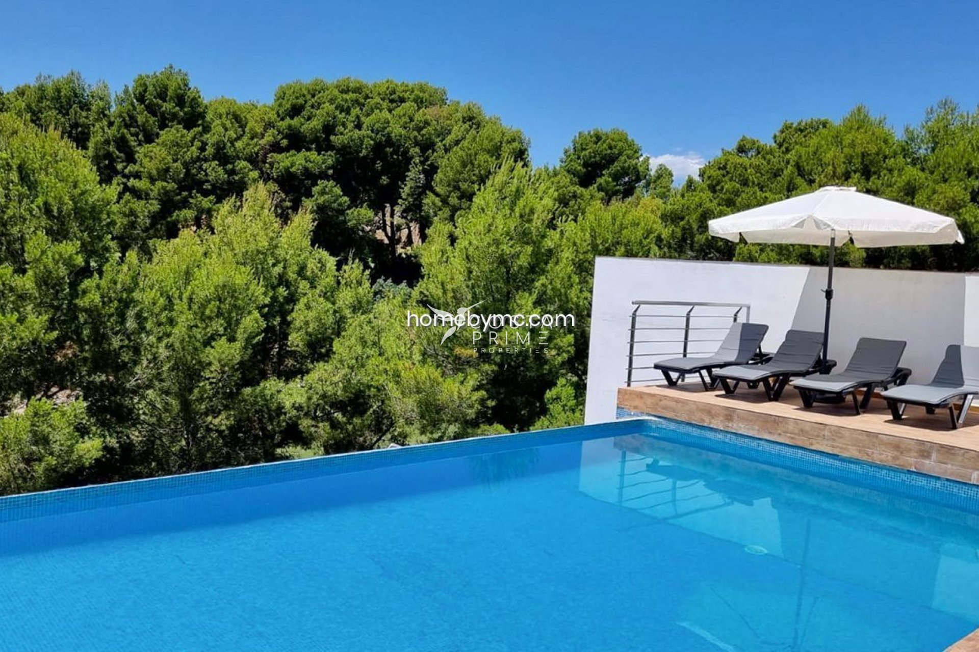 Újraértékesítés - Villa  - Altea