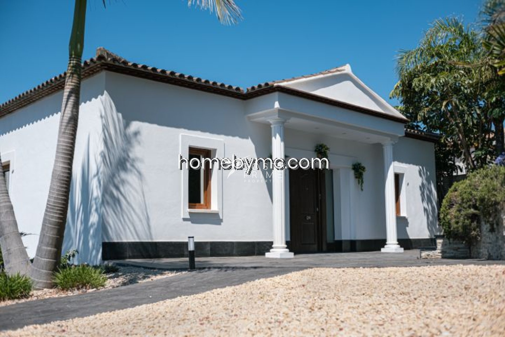 Újraértékesítés - Villa  - Altea