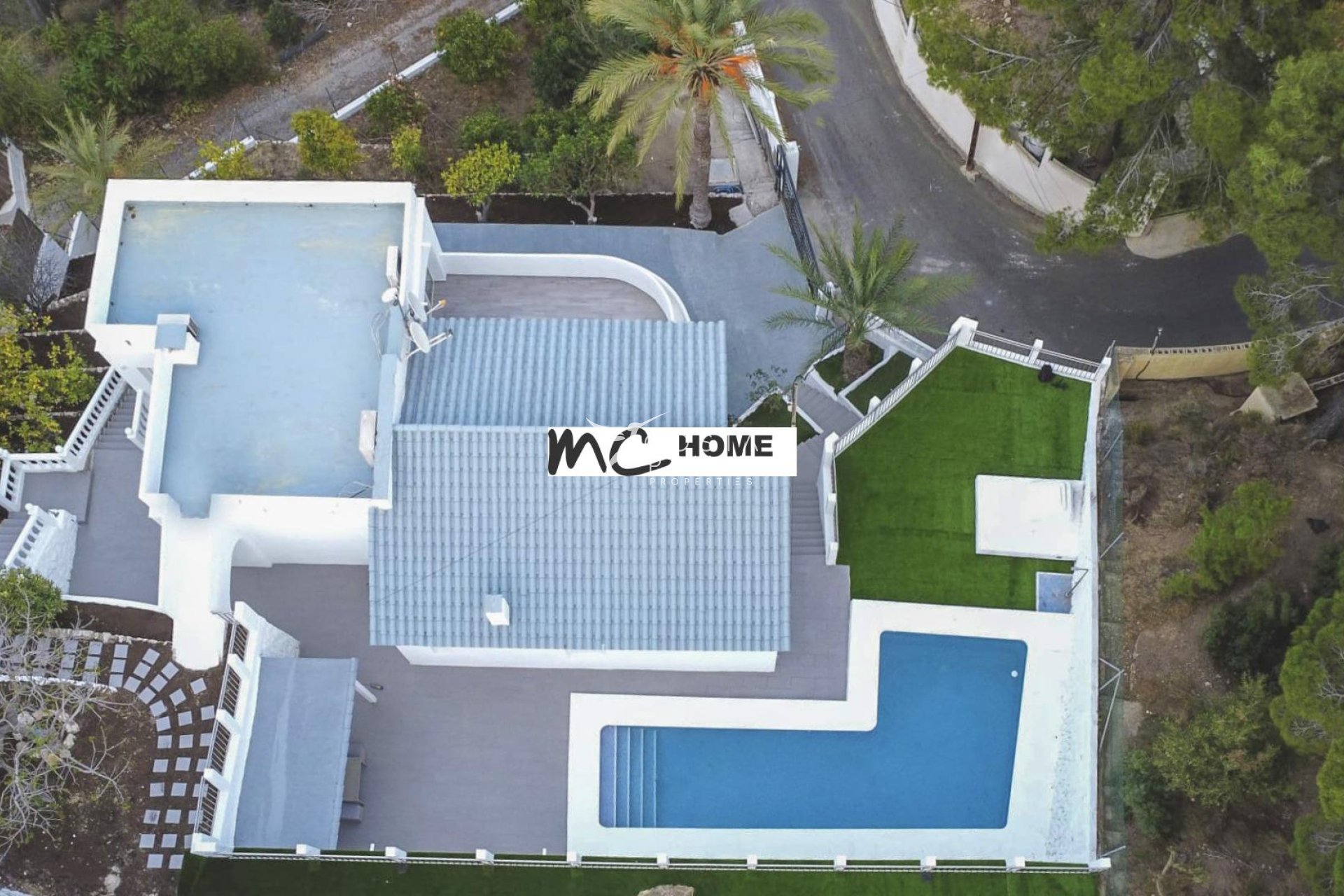 Újraértékesítés - Villa  - Altea