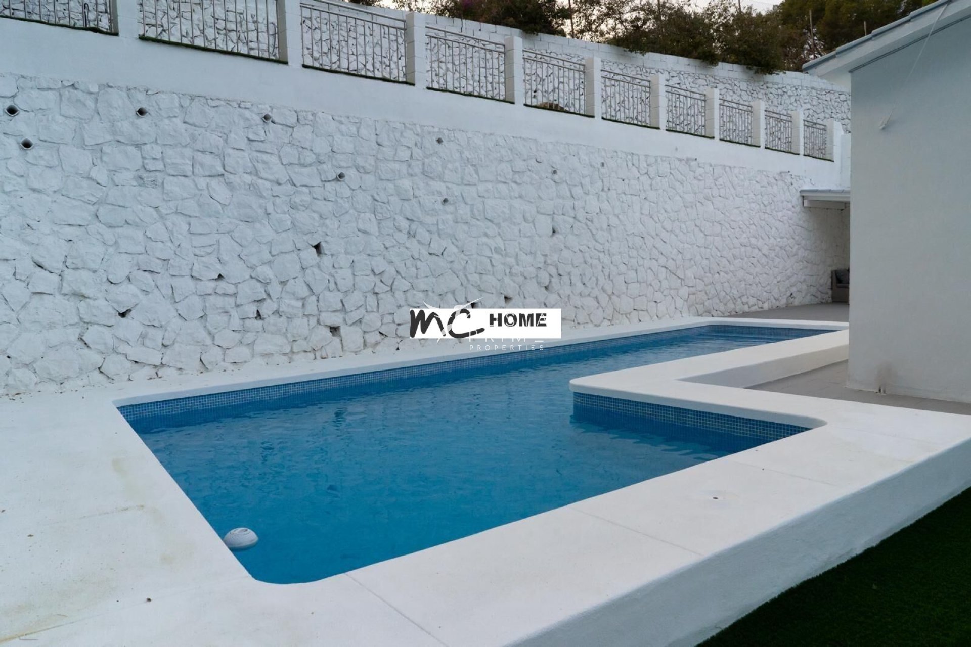 Újraértékesítés - Villa  - Altea