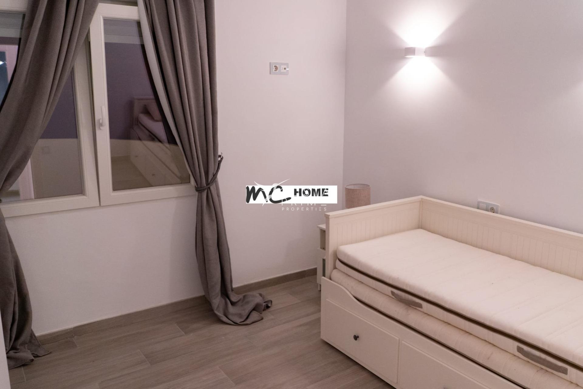 Újraértékesítés - Villa  - Altea