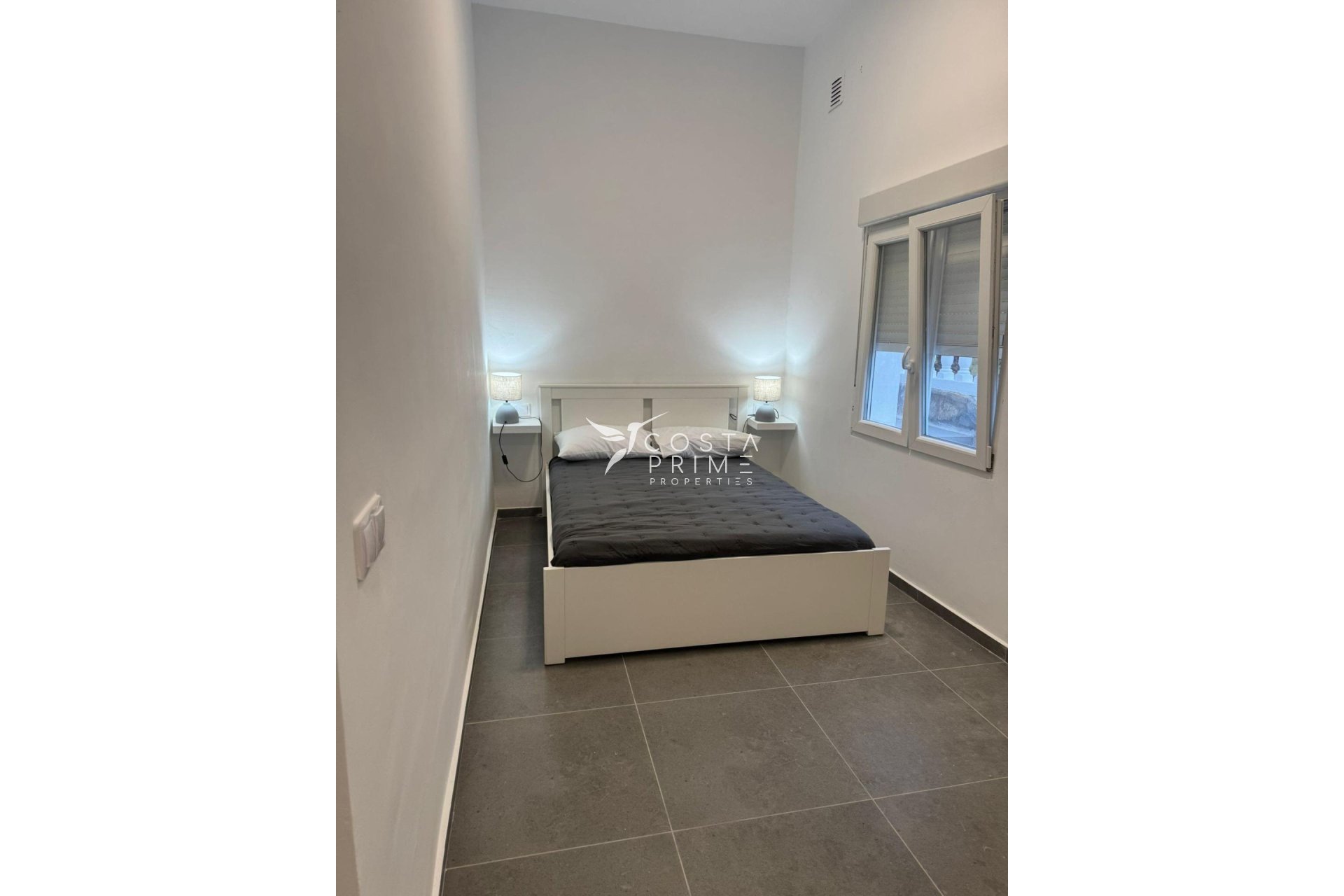 Újraértékesítés - Villa  - Altea