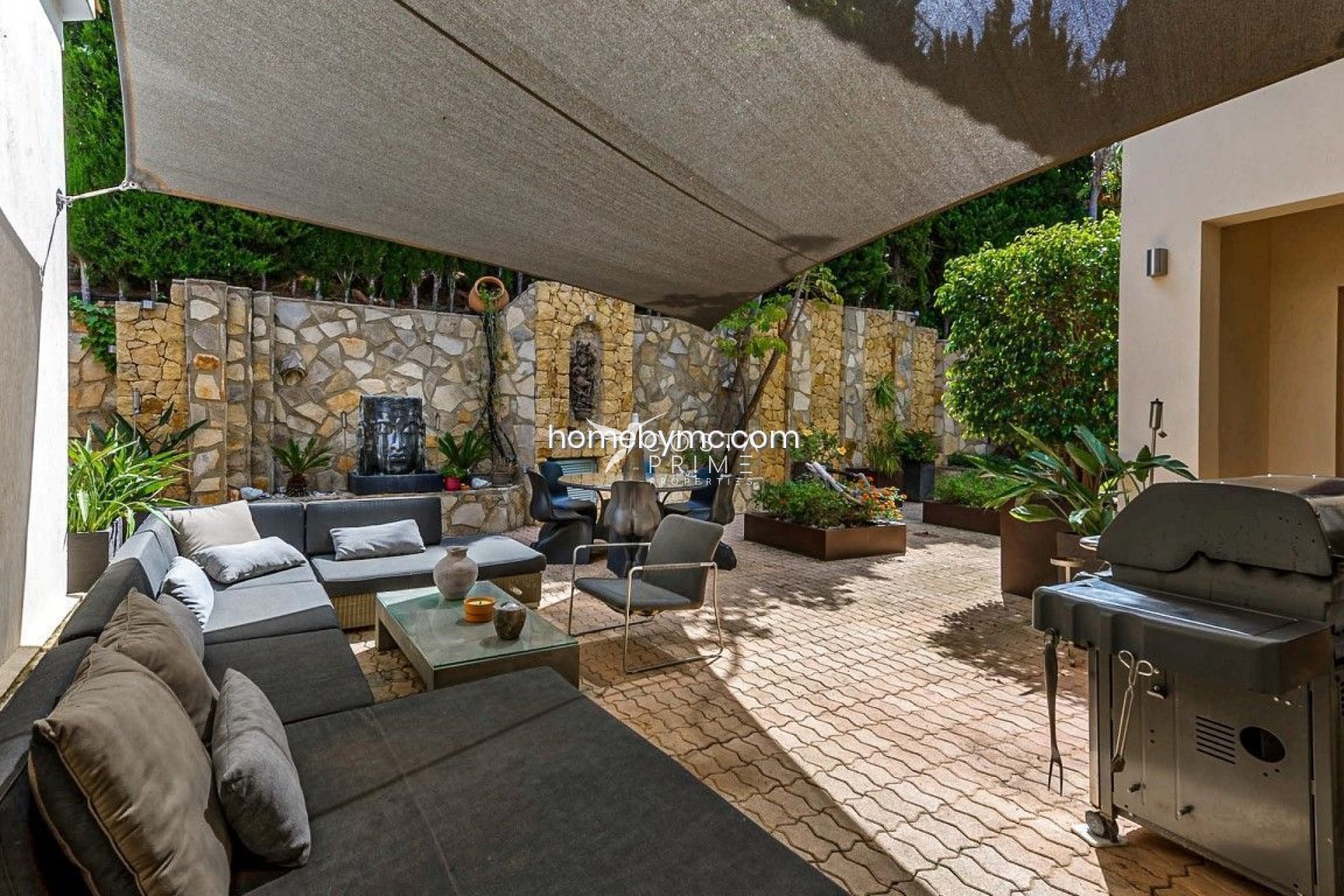 Újraértékesítés - Villa  - Altea