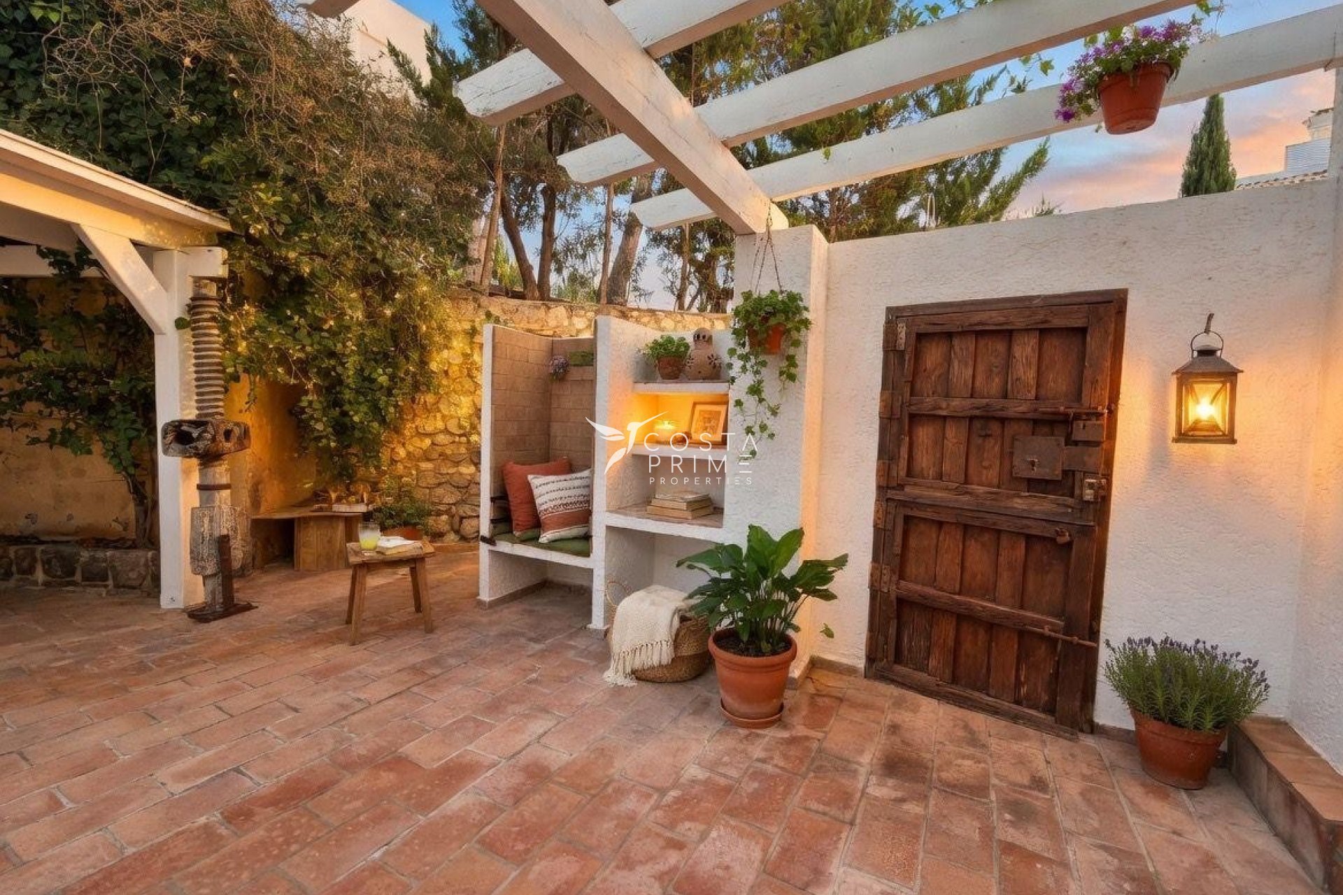 Újraértékesítés - Villa  - Altea