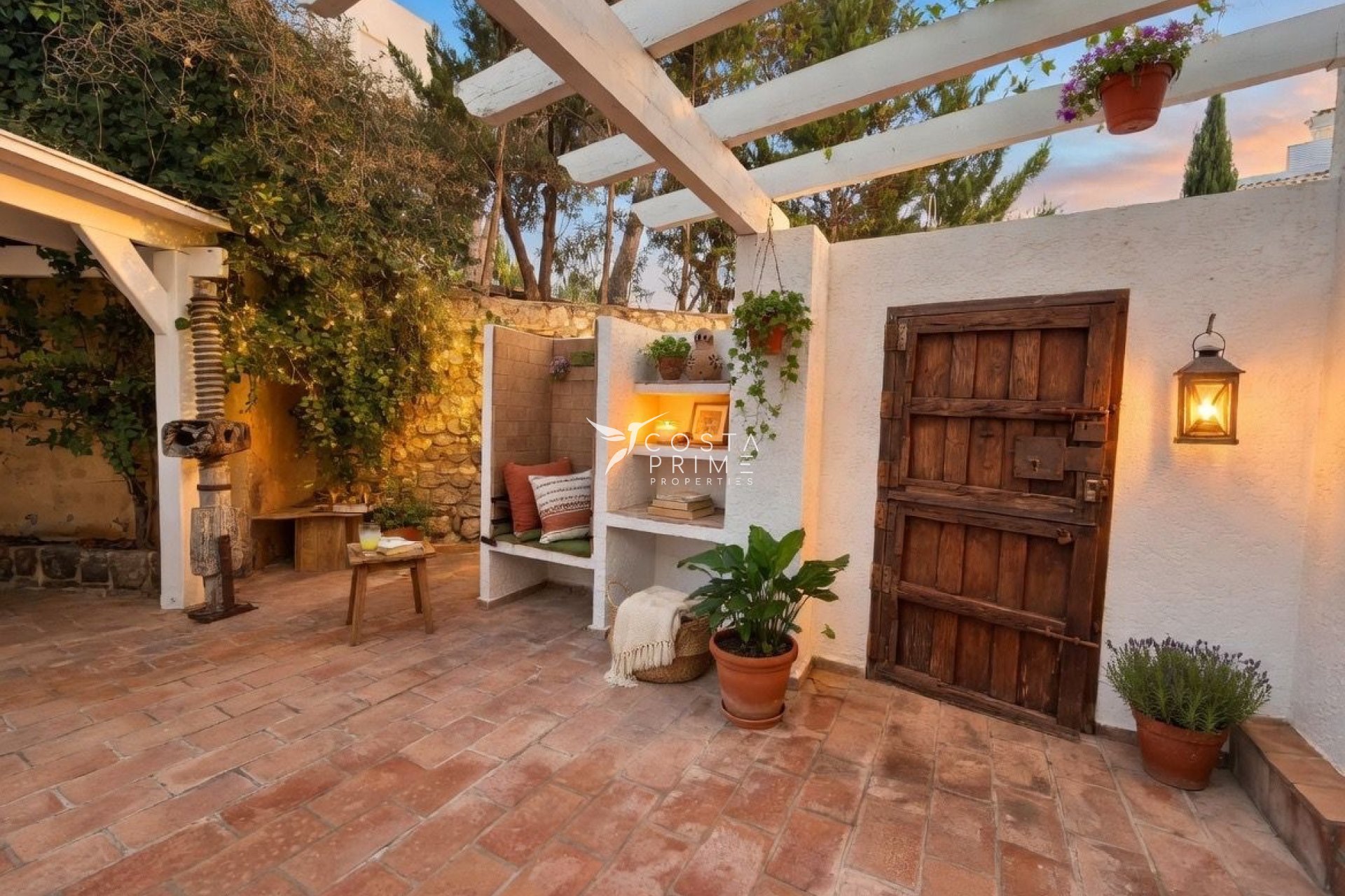 Újraértékesítés - Villa  - Altea