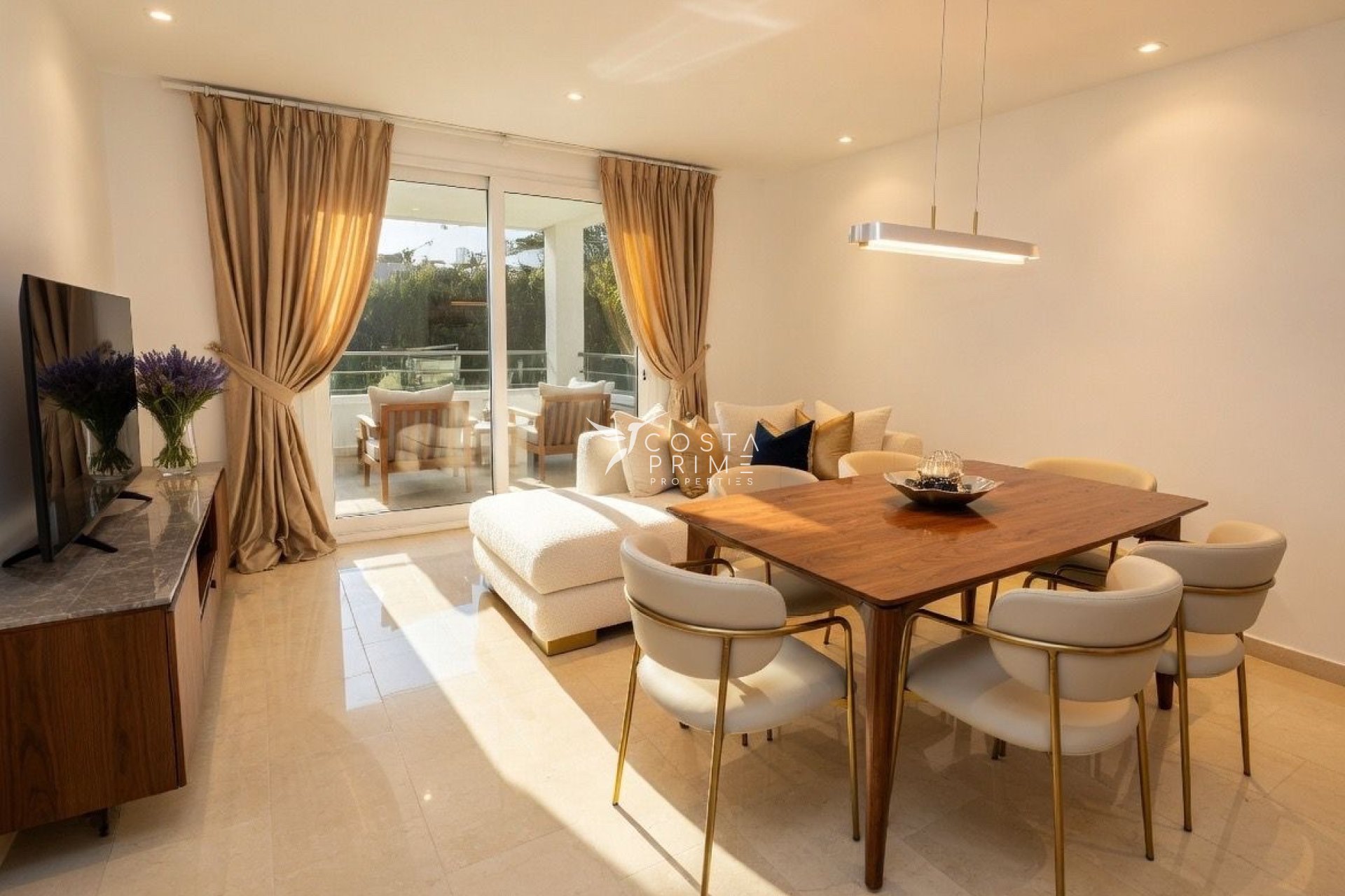 Újraértékesítés - Villa  - Altea