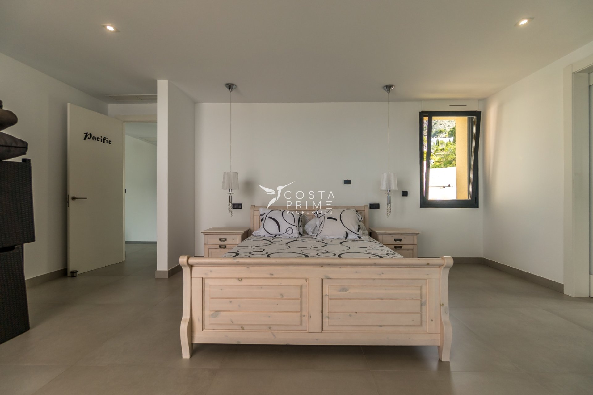 Újraértékesítés - Villa  - Altea