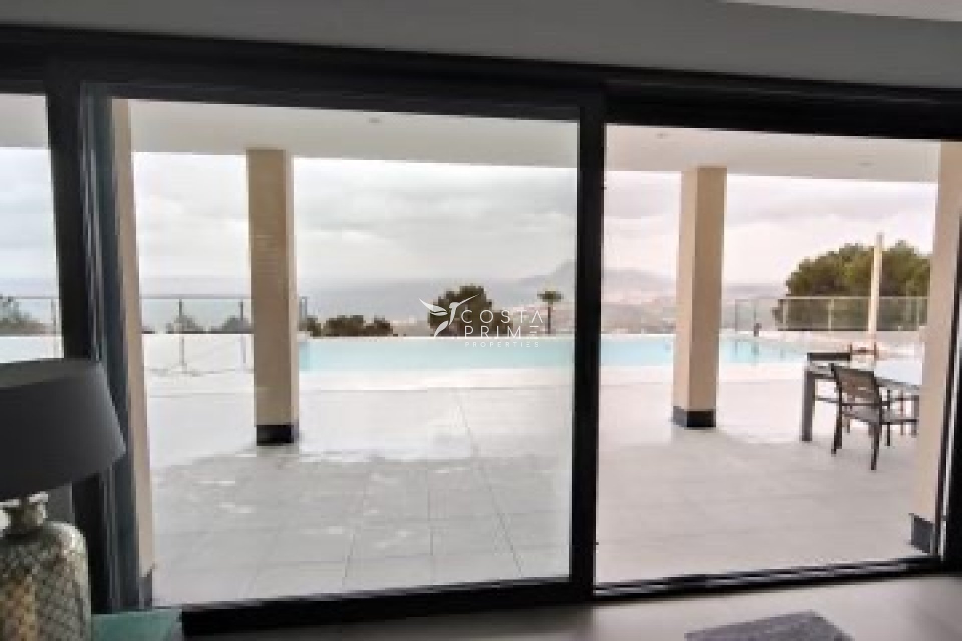Újraértékesítés - Villa  - Altea