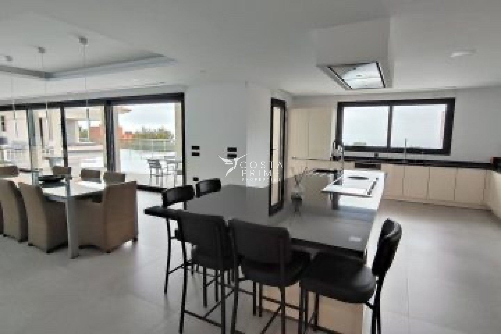 Újraértékesítés - Villa  - Altea