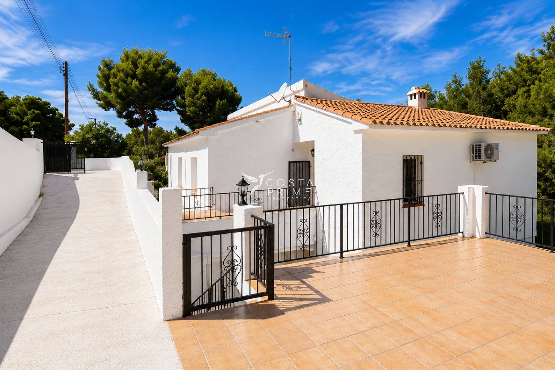 Újraértékesítés - Villa  - Altea