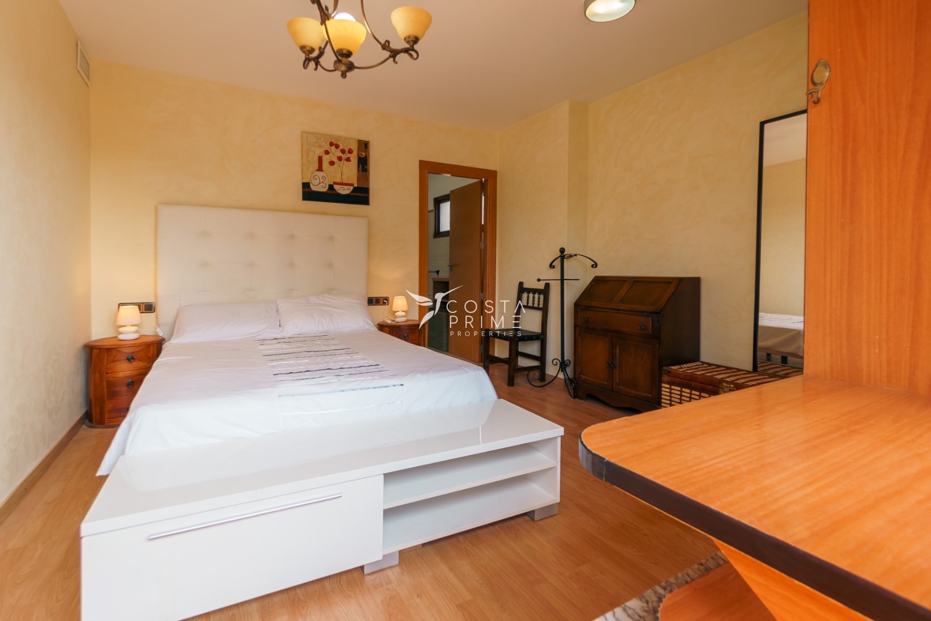 Újraértékesítés - Villa  - Altea