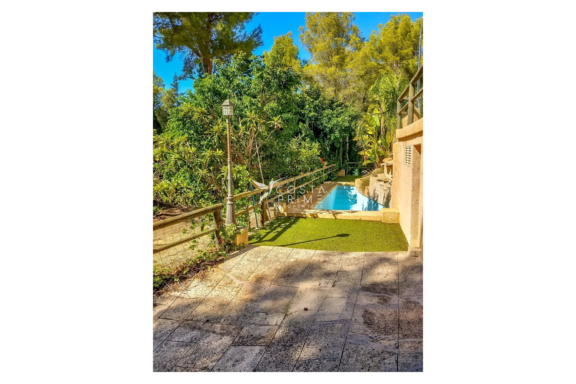 Újraértékesítés - Villa  - Altea