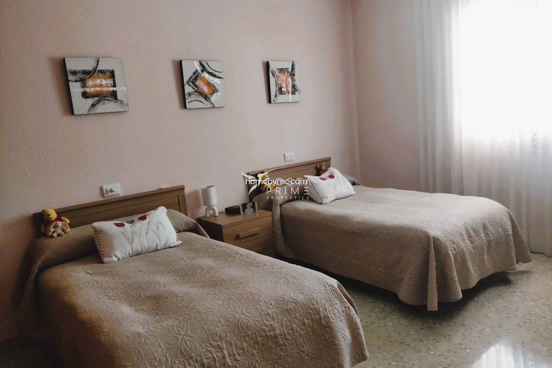 Újraértékesítés - Villa  - Benidorm