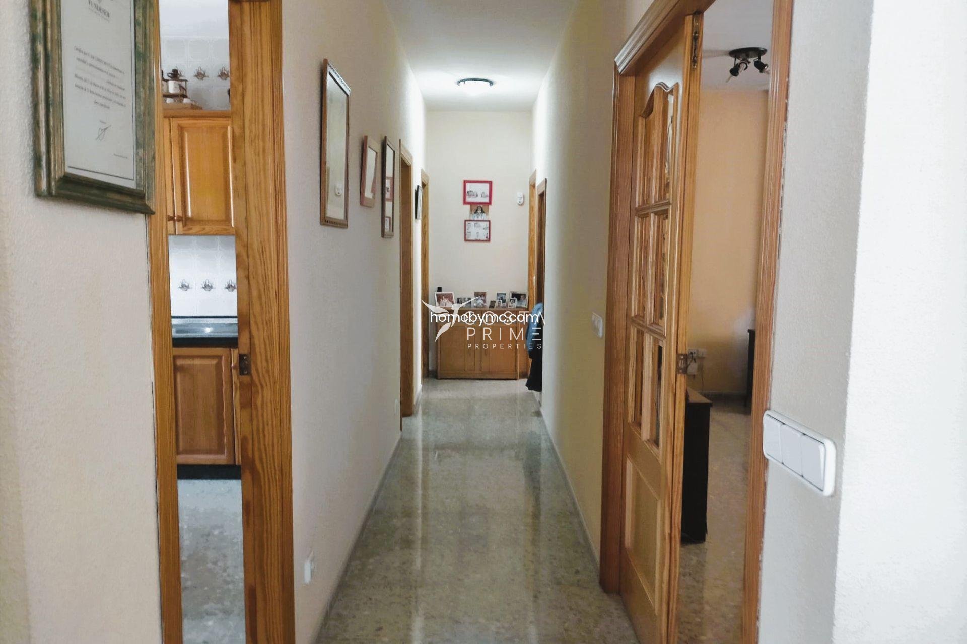 Újraértékesítés - Villa  - Benidorm