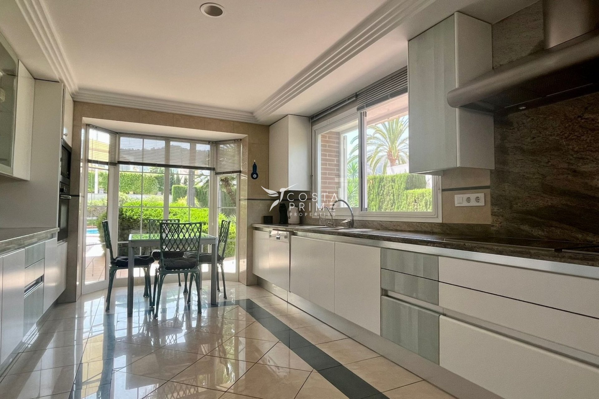 Újraértékesítés - Villa  - Benidorm