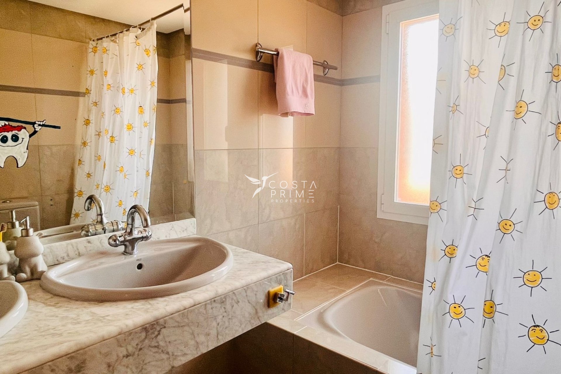 Újraértékesítés - Villa  - Benidorm