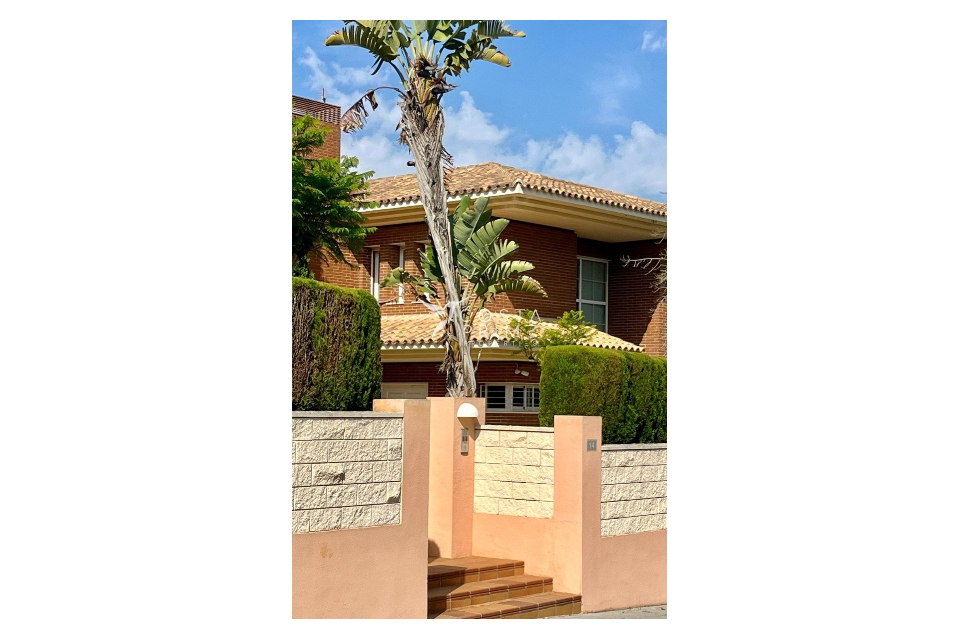 Újraértékesítés - Villa  - Benidorm