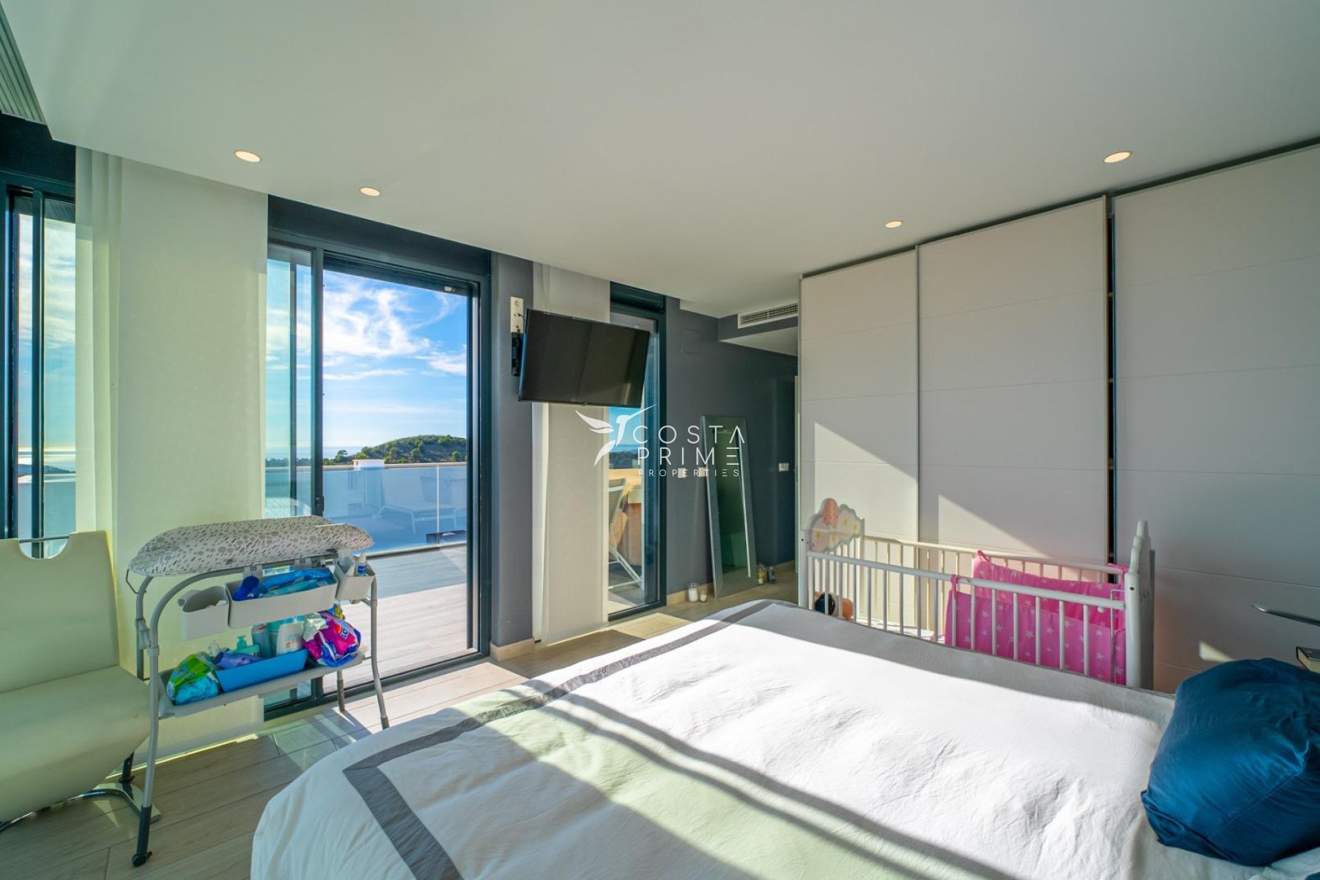 Újraértékesítés - Villa  - Finestrat