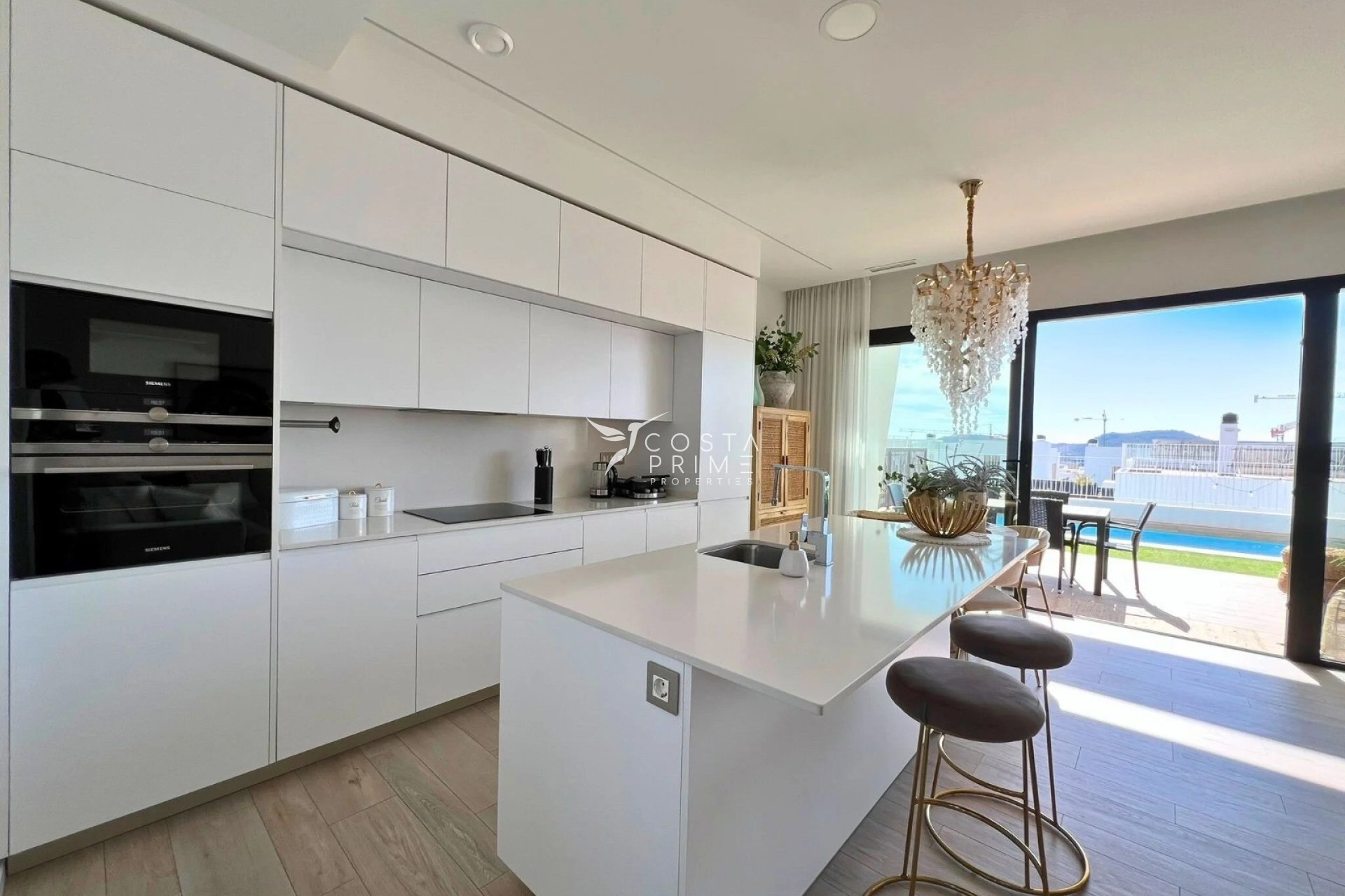 Újraértékesítés - Villa  - Finestrat