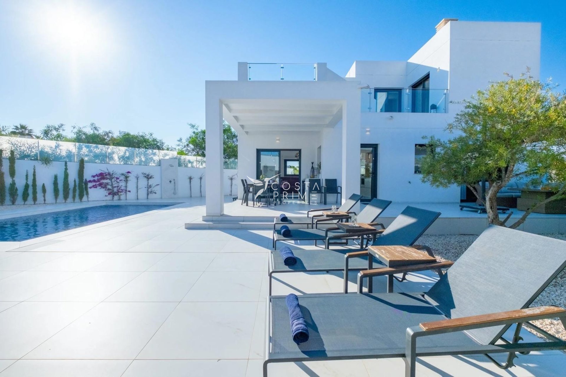 Újraértékesítés - Villa  - Finestrat