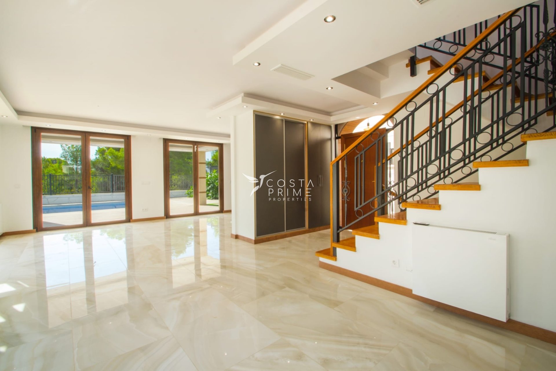 Újraértékesítés - Villa  - Finestrat