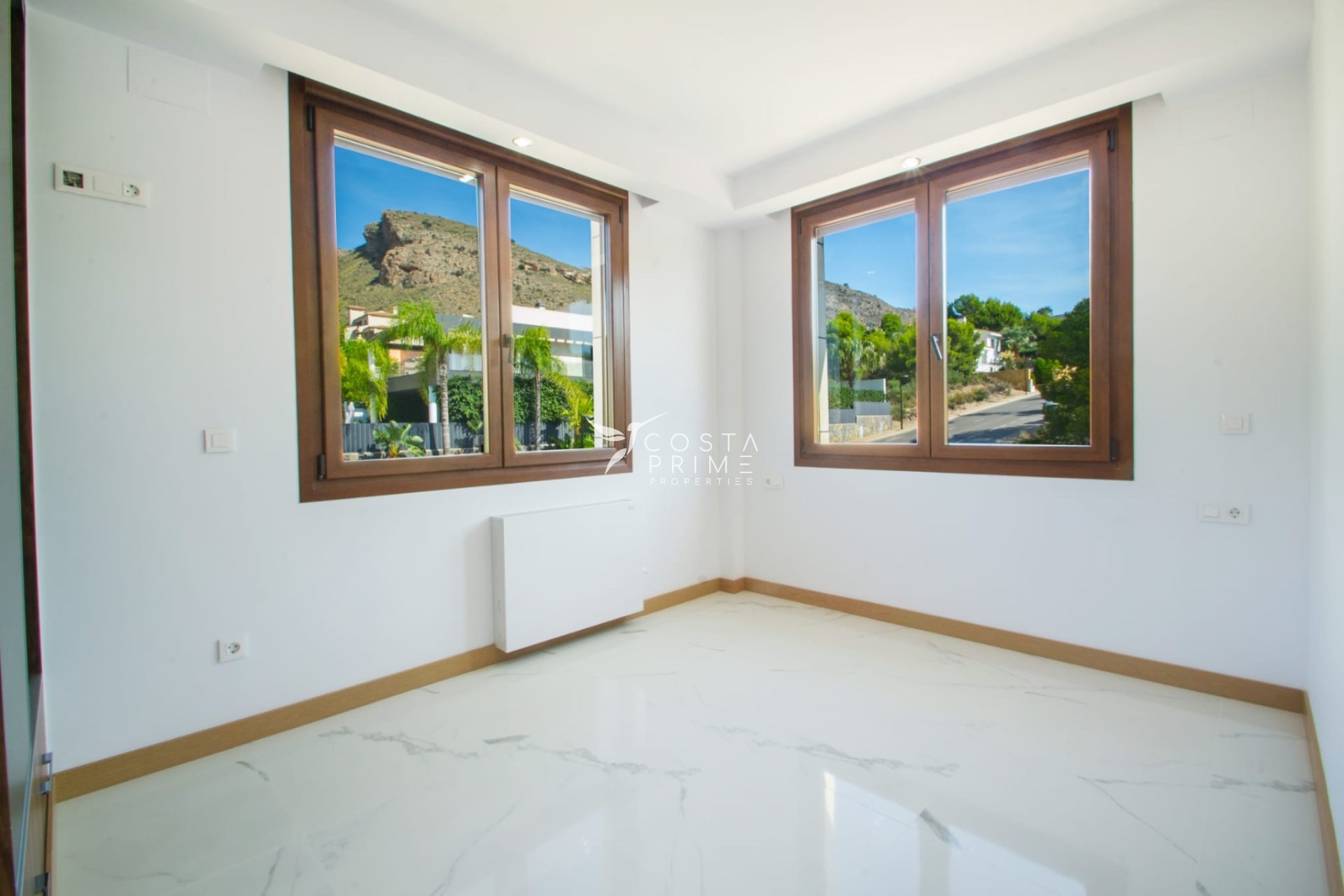 Újraértékesítés - Villa  - Finestrat