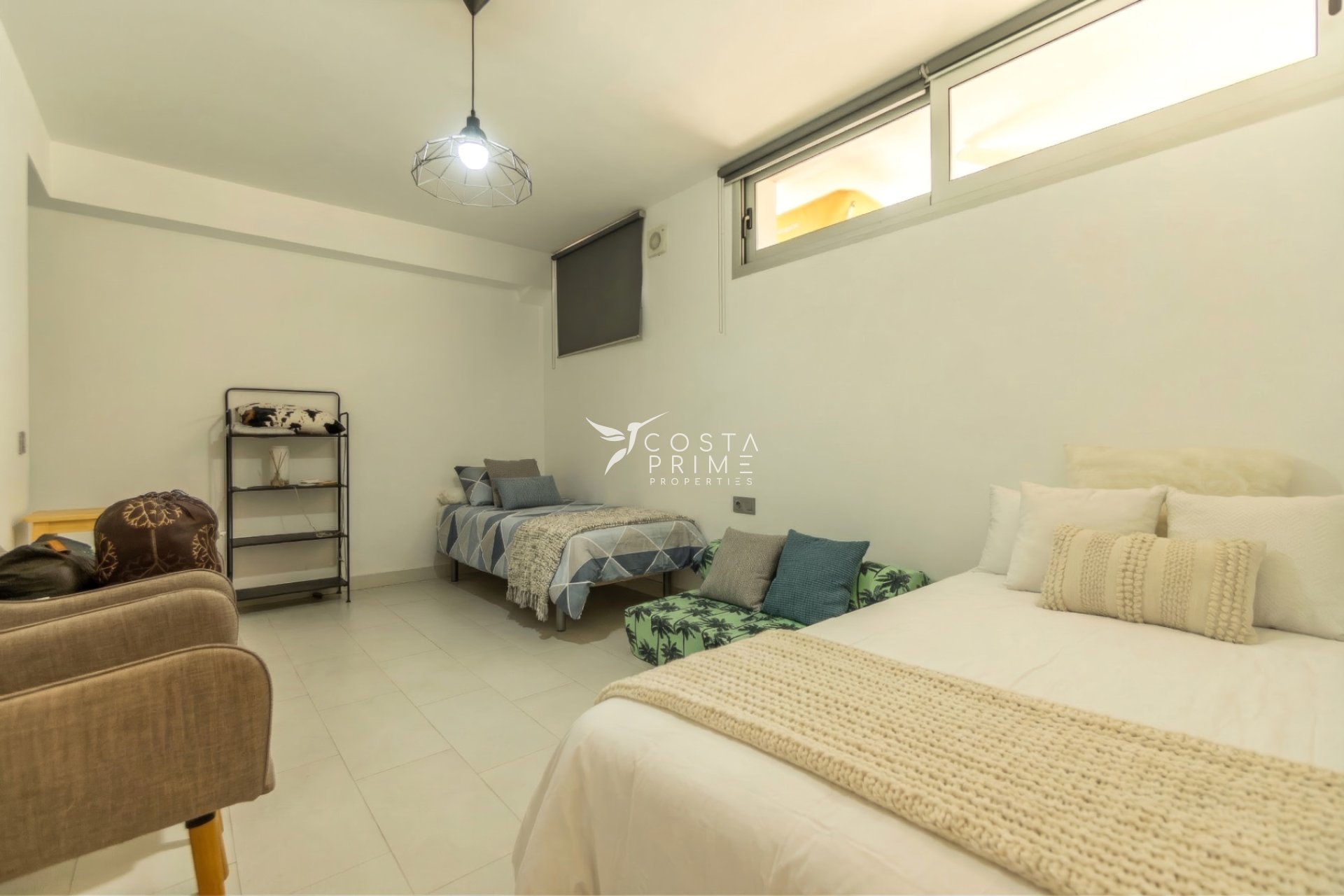 Újraértékesítés - Villa  - Finestrat