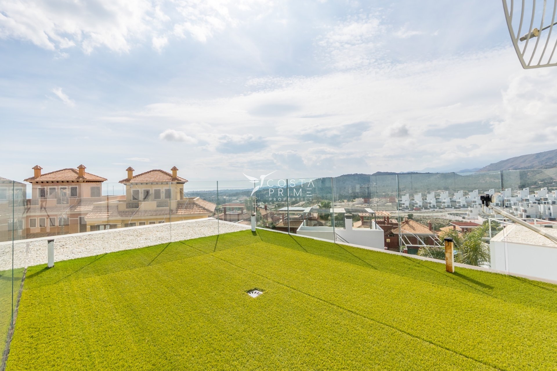 Újraértékesítés - Villa  - Finestrat