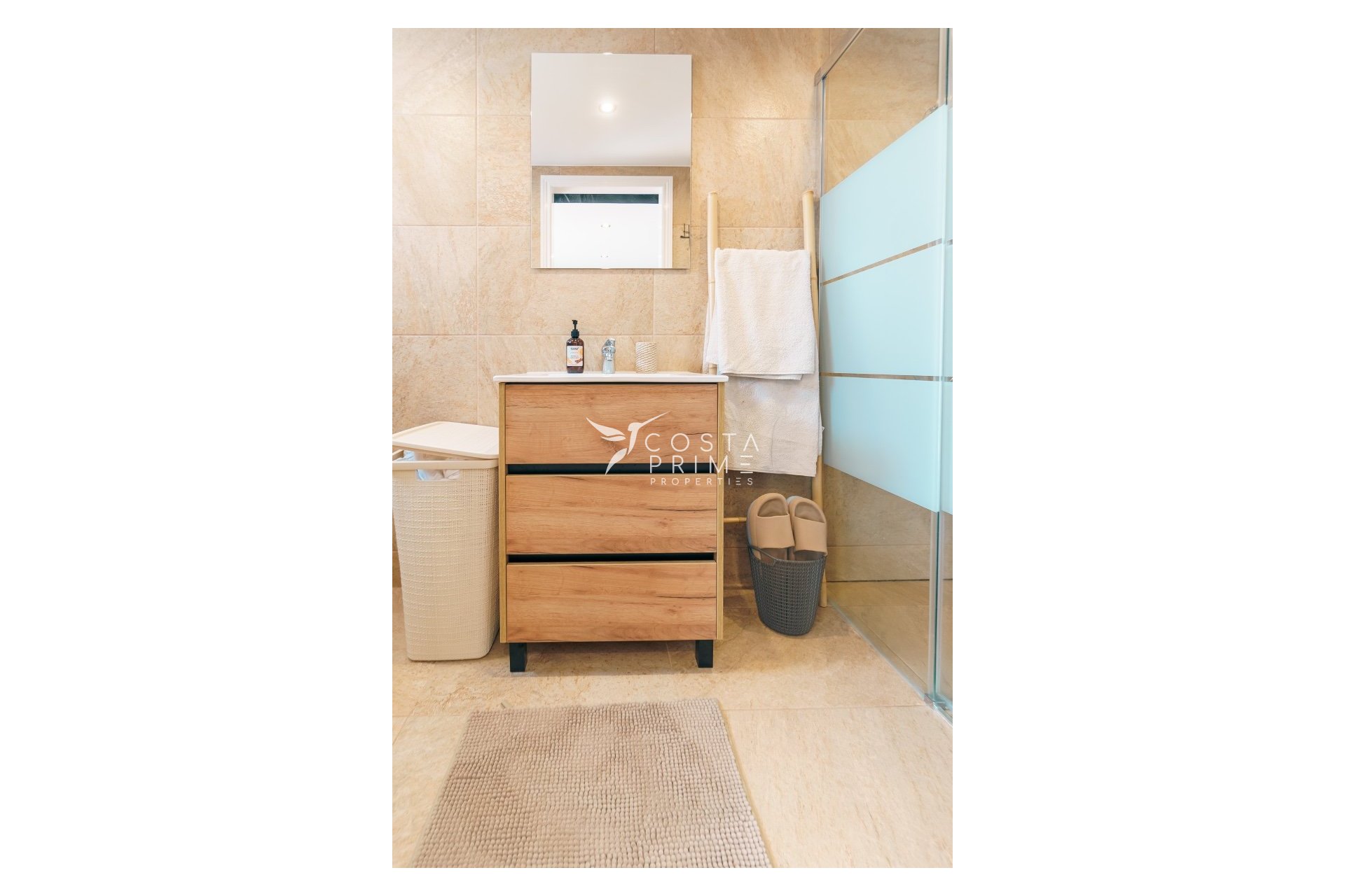 Újraértékesítés - Villa  - La Nucía