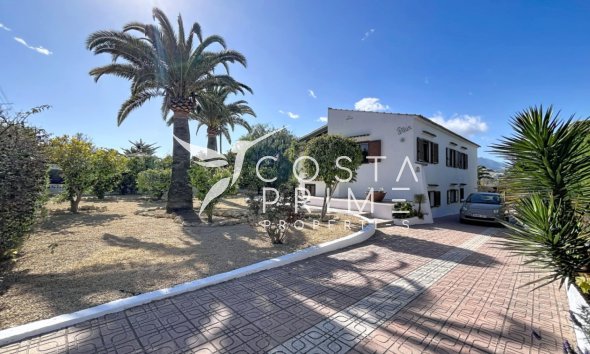 Villa  - Újraértékesítés - Albir - Albir