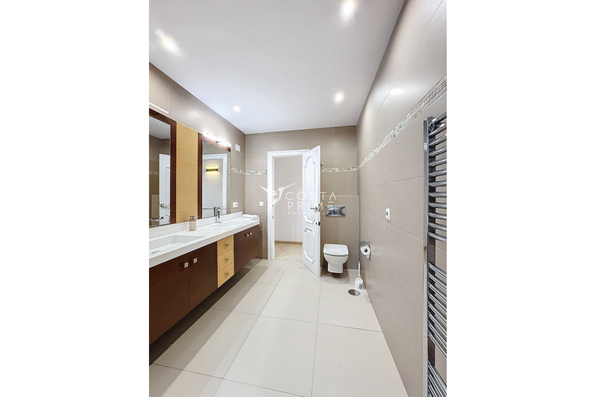 Wynajem długoterminowy - Szalet - Alfas del Pí